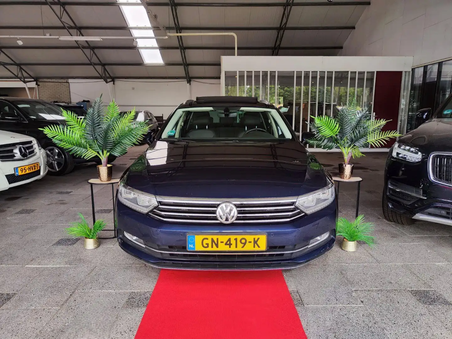 Volkswagen Passat Variant 1.6 TDI DSG HIGHLINE PANO! 2015 Blau - 1