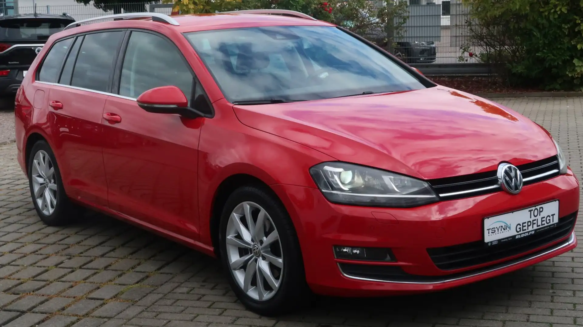 Volkswagen Golf 2.0 TDI Highline R-Line Rot - 2