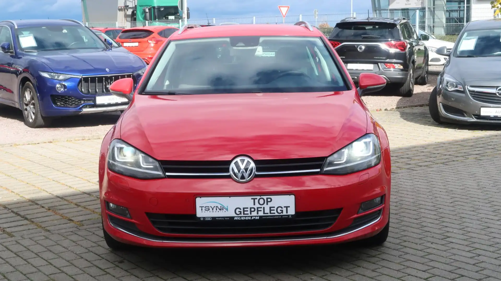 Volkswagen Golf 2.0 TDI Highline R-Line Rouge - 2