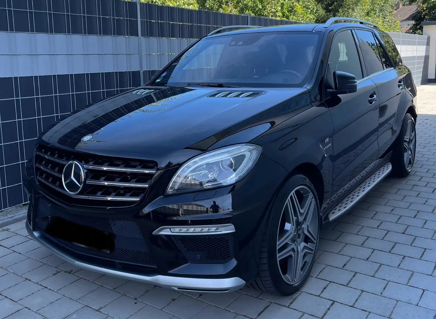 Mercedes-Benz ML 63 AMG 4Matic SPEEDSHIFT 7G-TRONIC Performance Package Black - 1