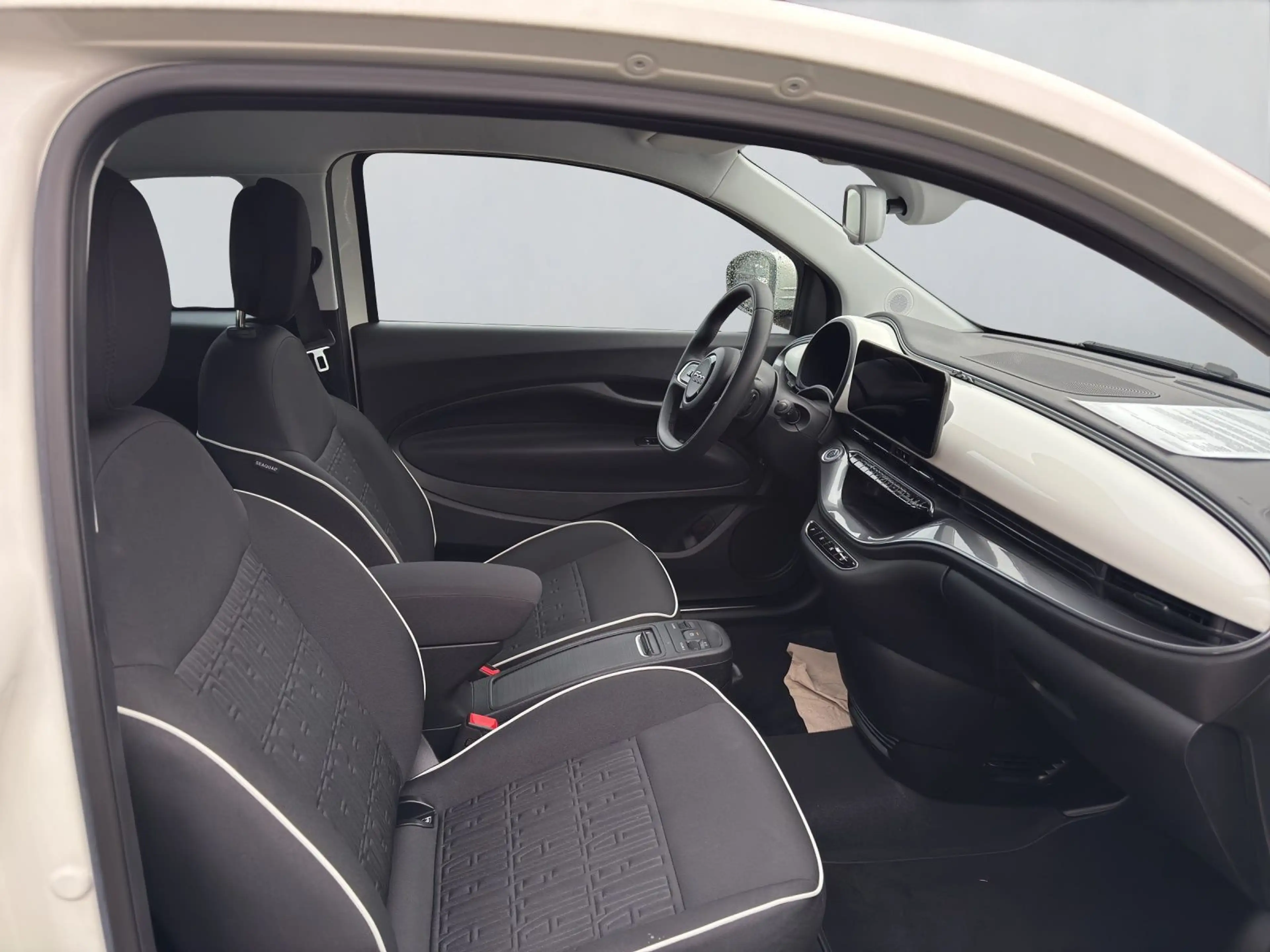 Fiat 500e *LED*CARPLAY*KLIMA* — photo 9