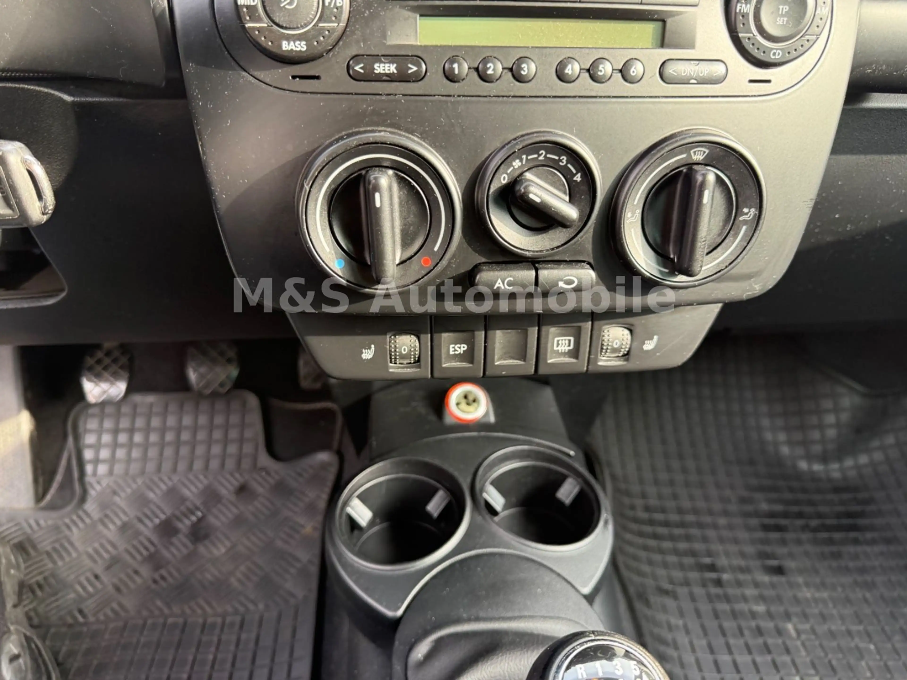 Volkswagen New Beetle 1.9 Klima,SHZ.PDC,Tüv — photo 13