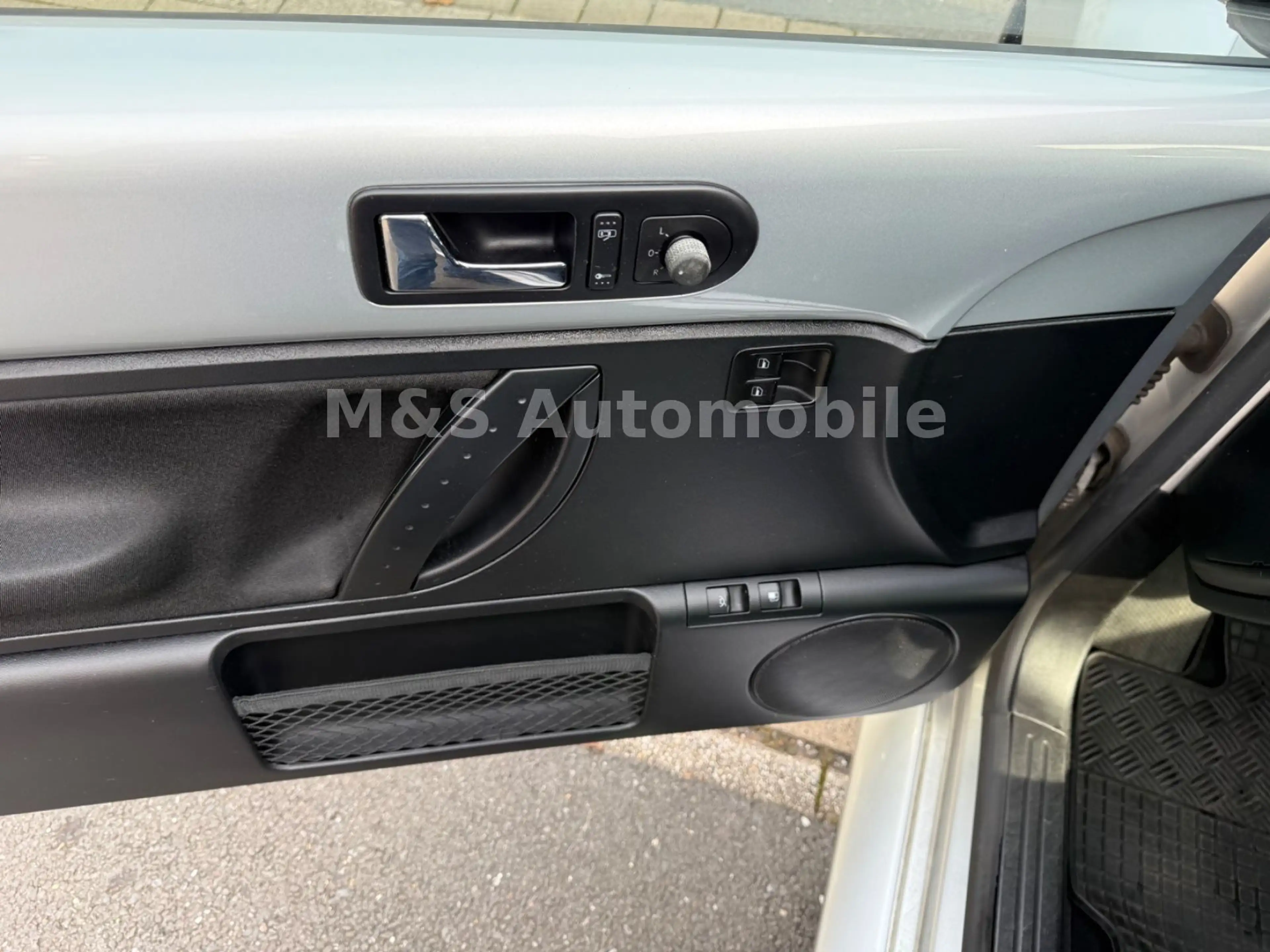 Volkswagen New Beetle 1.9 Klima,SHZ.PDC,Tüv — photo 11