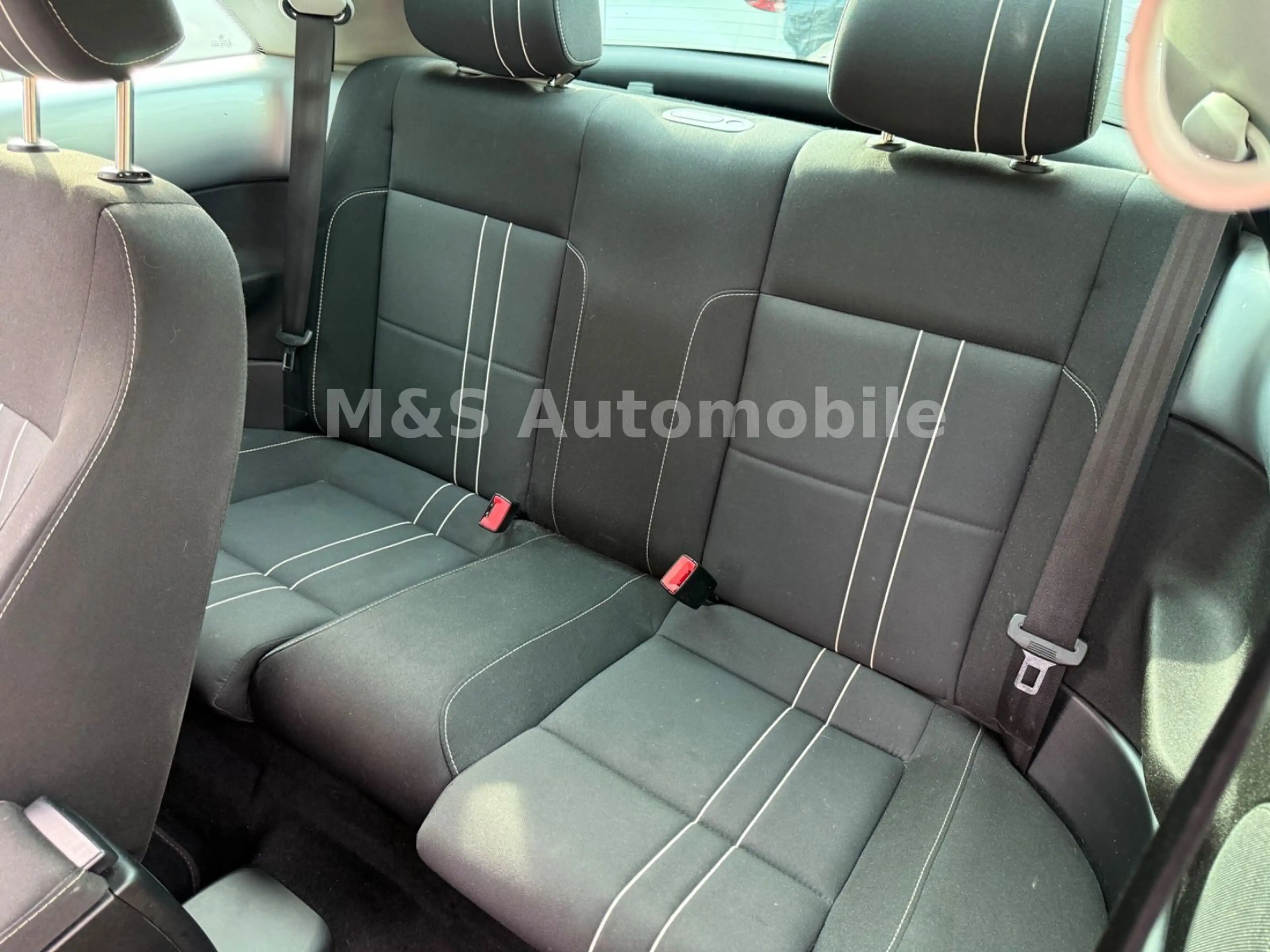 Volkswagen New Beetle 1.9 Klima,SHZ.PDC,Tüv — photo 10