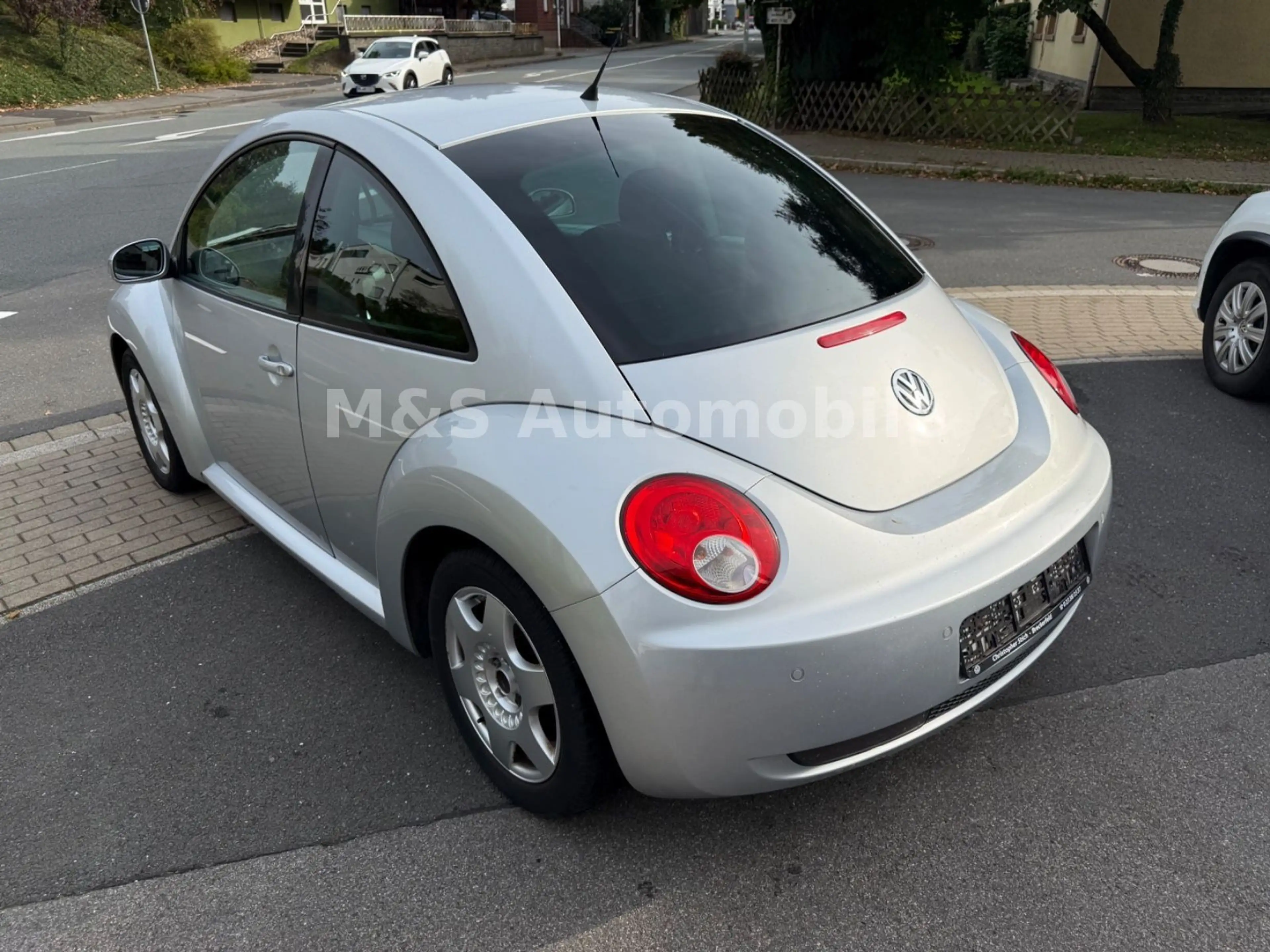 Volkswagen New Beetle 1.9 Klima,SHZ.PDC,Tüv — photo 7