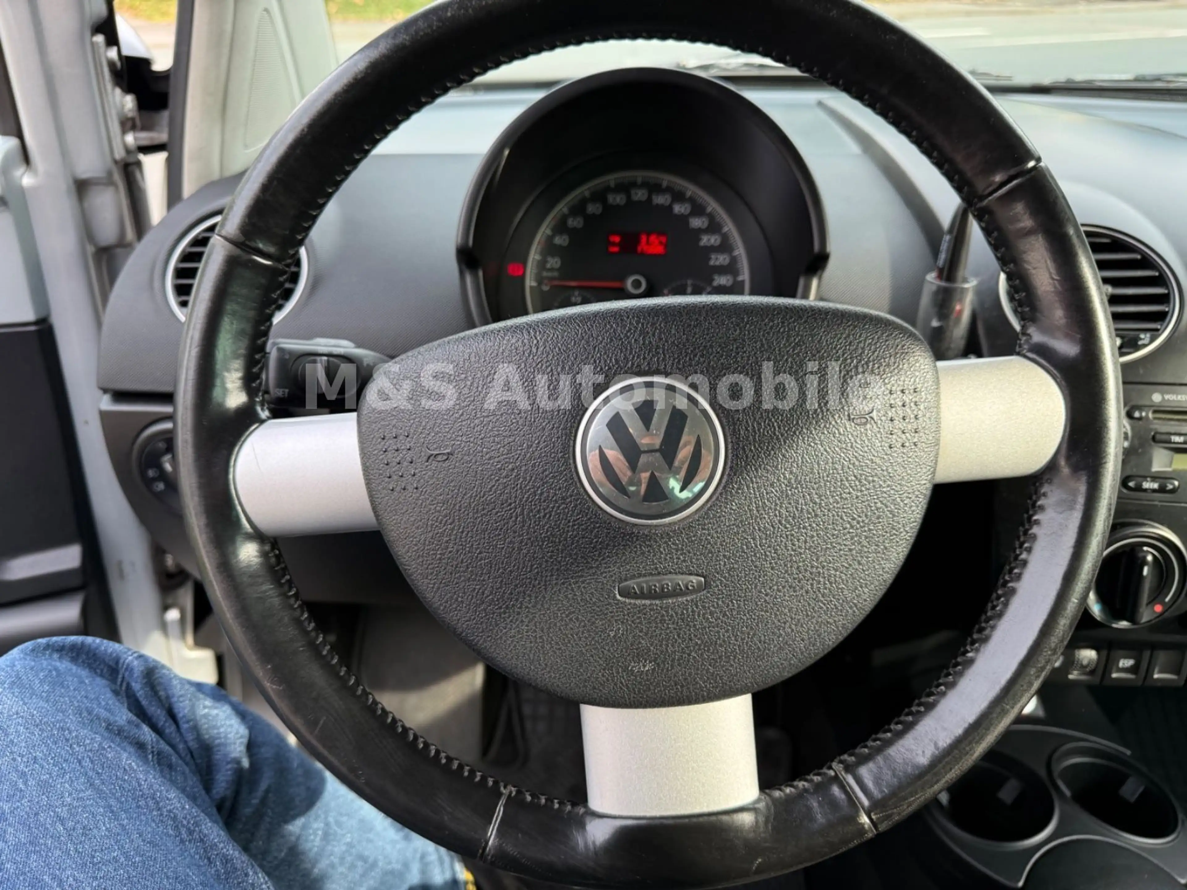 Volkswagen New Beetle 1.9 Klima,SHZ.PDC,Tüv — photo 14