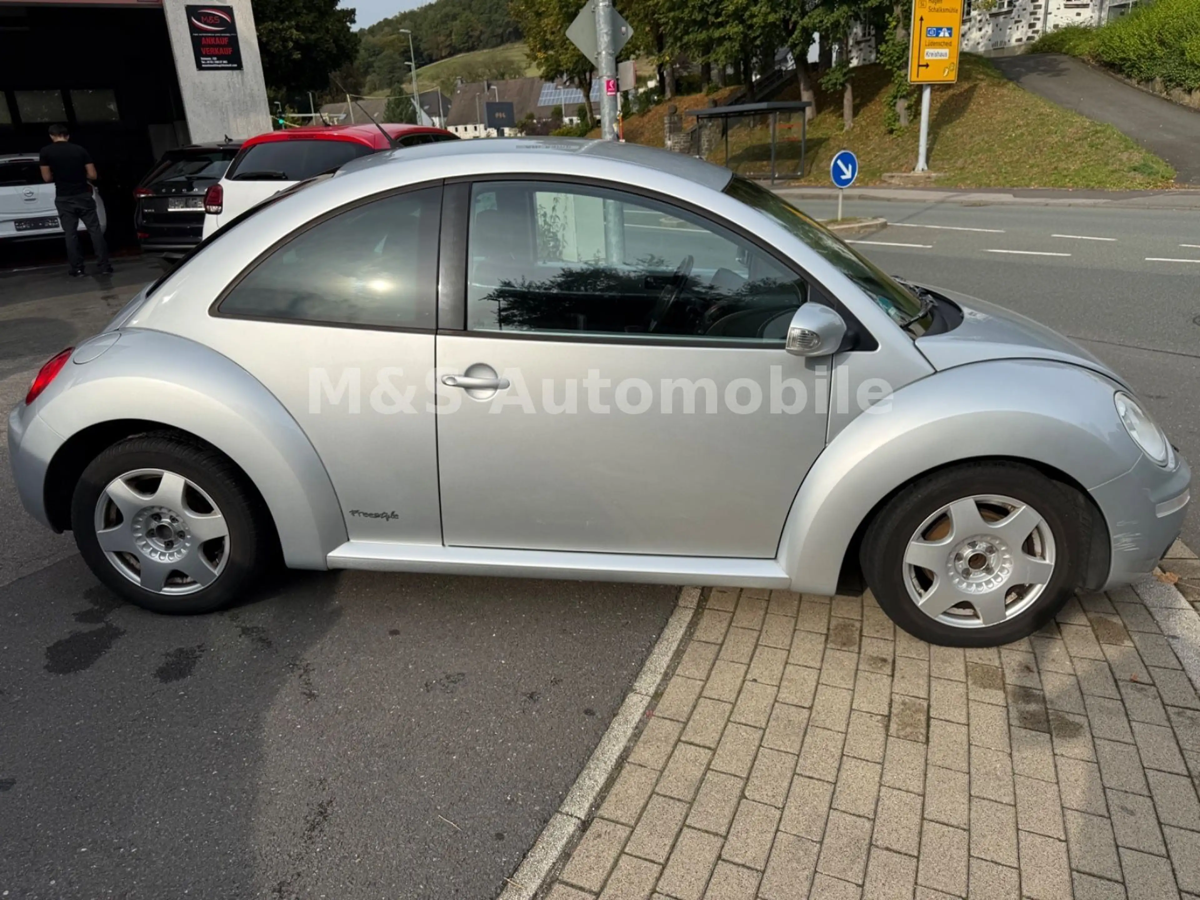 Volkswagen New Beetle 1.9 Klima,SHZ.PDC,Tüv — photo 4