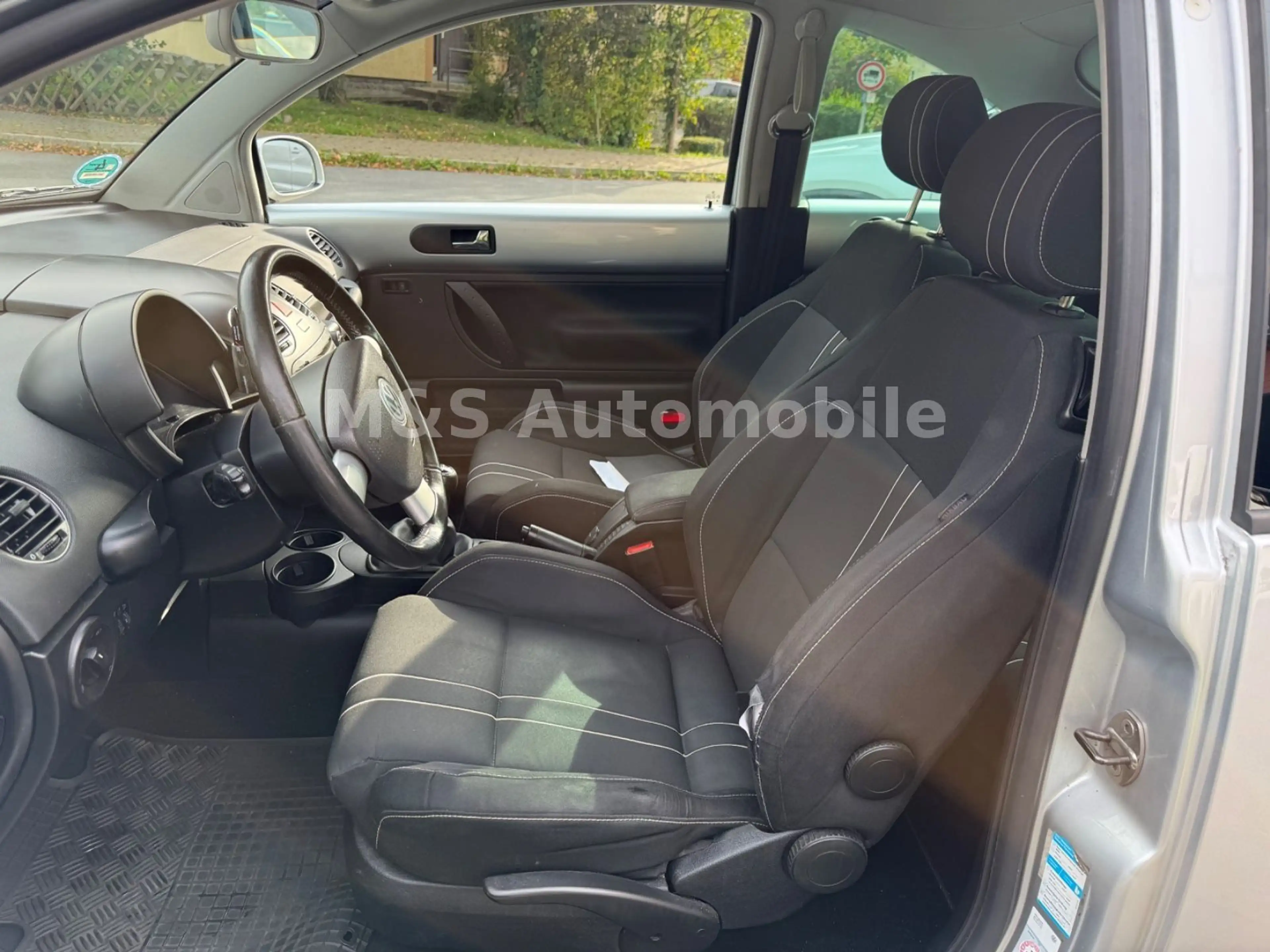 Volkswagen New Beetle 1.9 Klima,SHZ.PDC,Tüv — photo 9