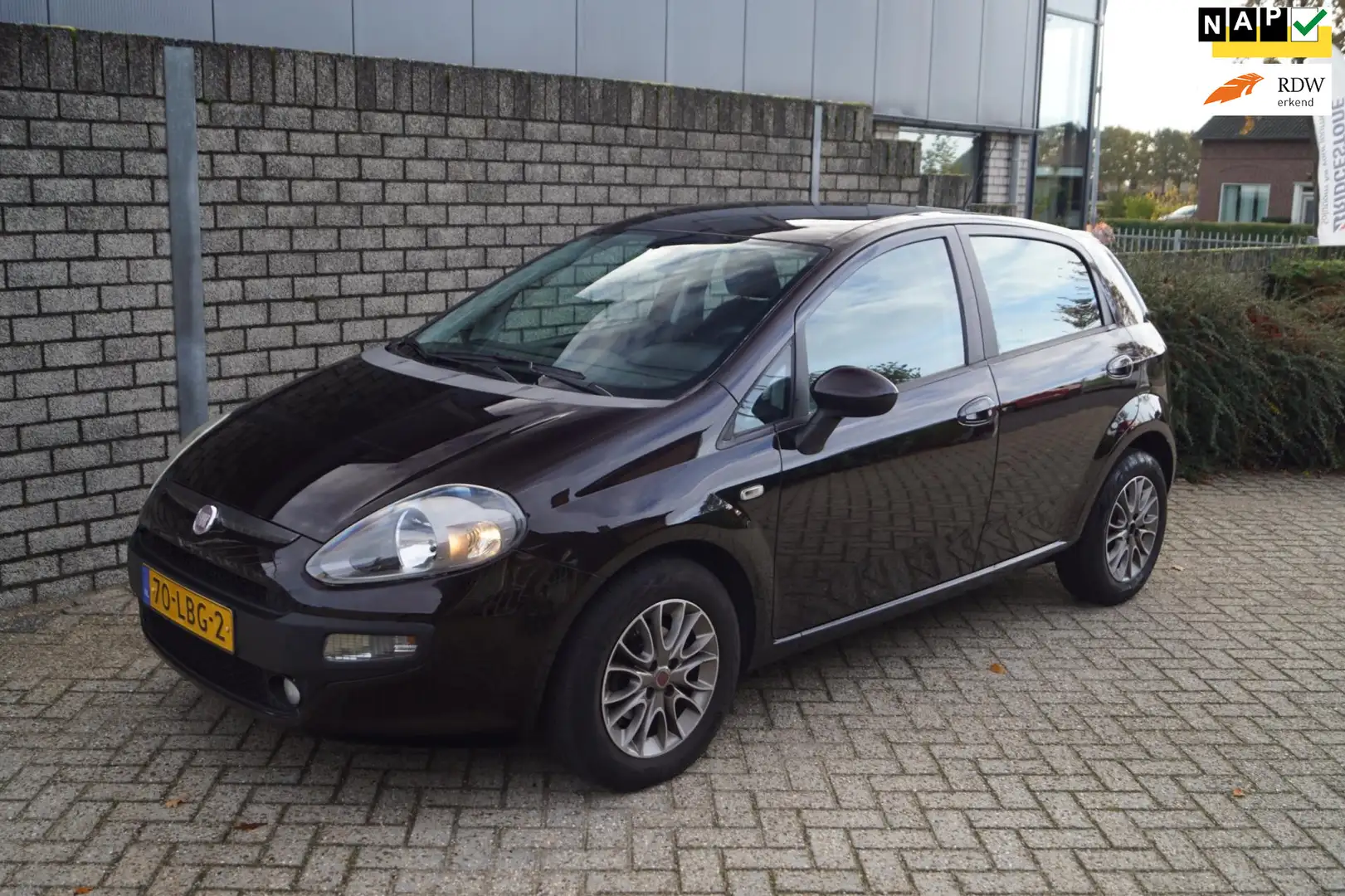 Fiat Punto Evo 1.4 Racing 5 Deurs Airco Elektrische Ramen en Spie Zwart - 1