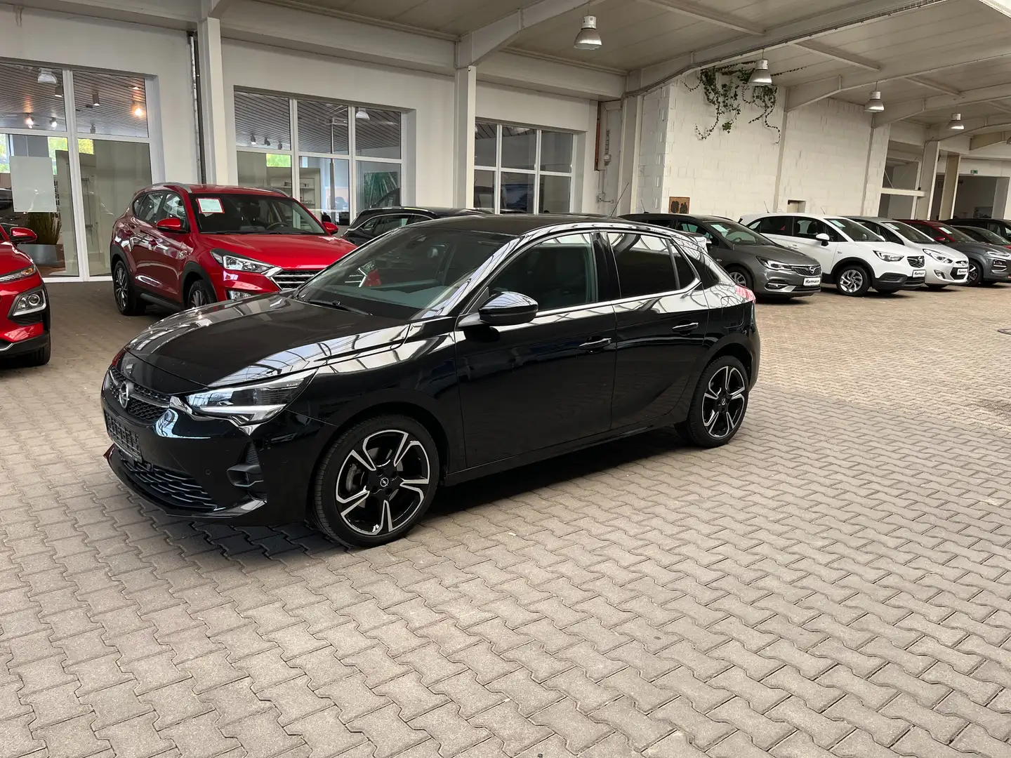 Opel Corsa Ultimate Noir - 1