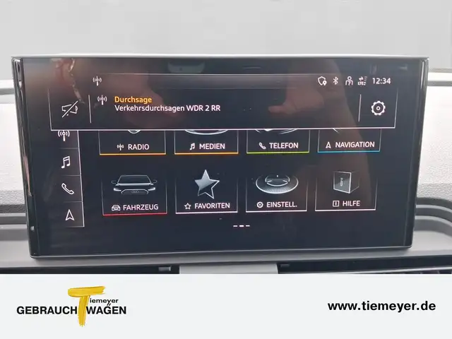 Audi Q5 view 11