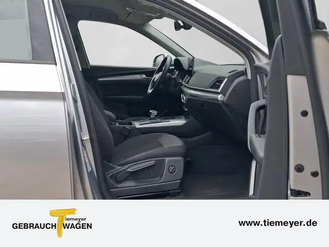 Audi Q5 view 3