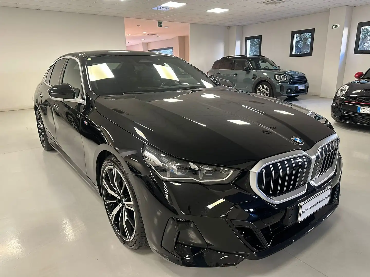 BMW 520 520d 48V sdrive MSport auto Schwarz - 1