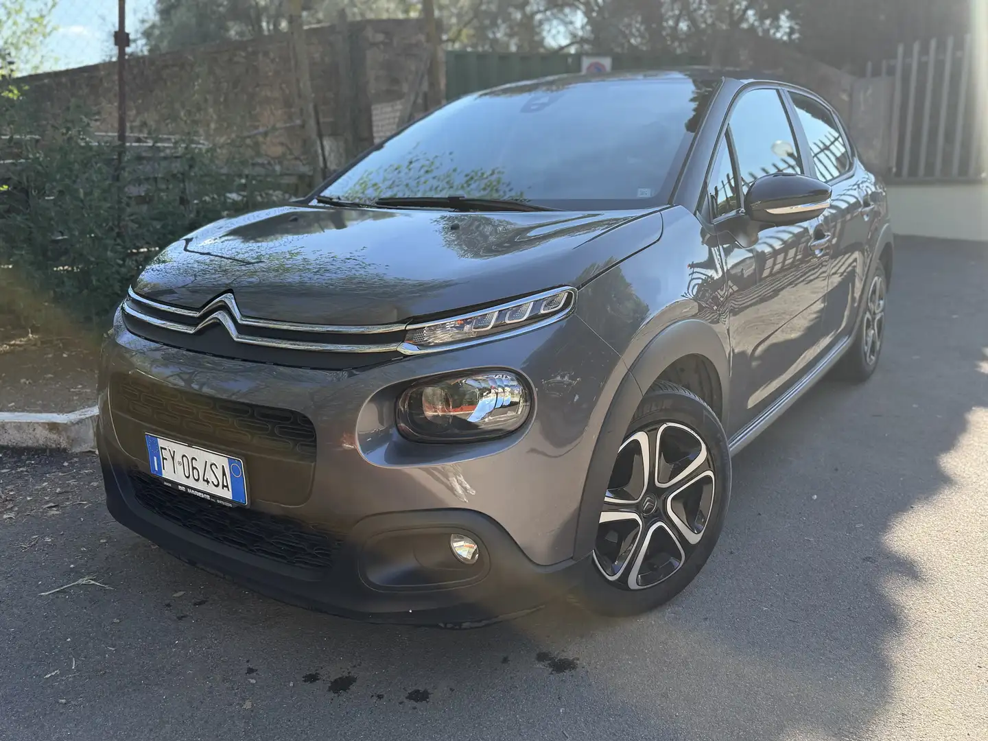 Citroen C3 1.2 puretech Live s&s 83cv euro 6D garanzia 24 mes Grigio - 1