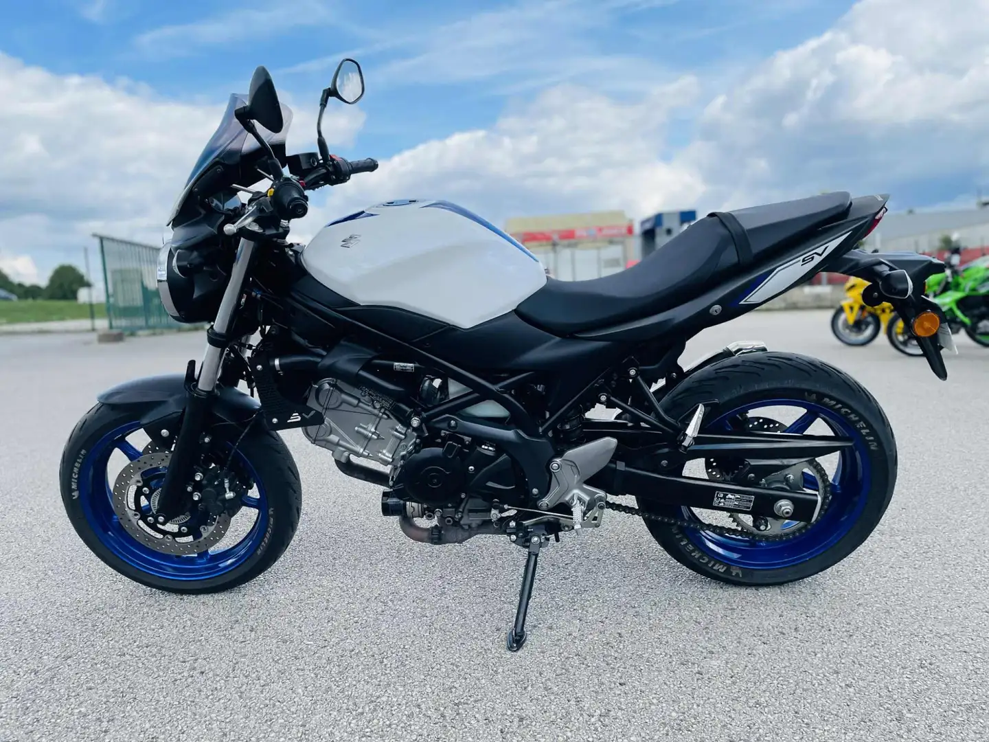 Suzuki SV 650 Wit - 1