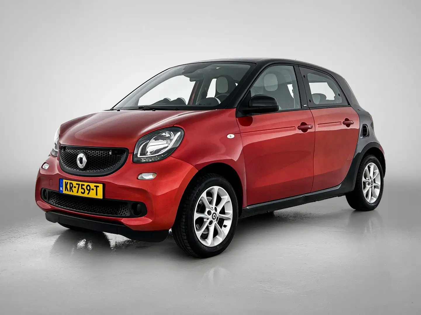 smart forFour 1.0 Prime (Airco, Bluetooth, Cruise Control, Etc) Zwart - 1