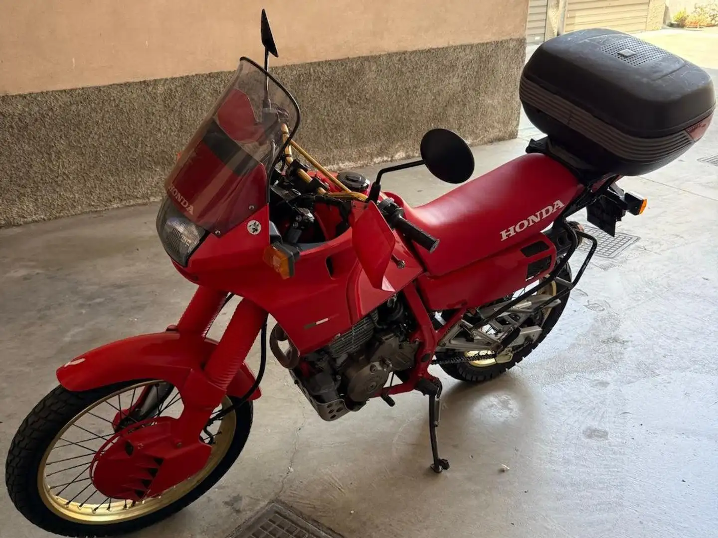 Honda NX 650 DOMINATOR Rouge - 1