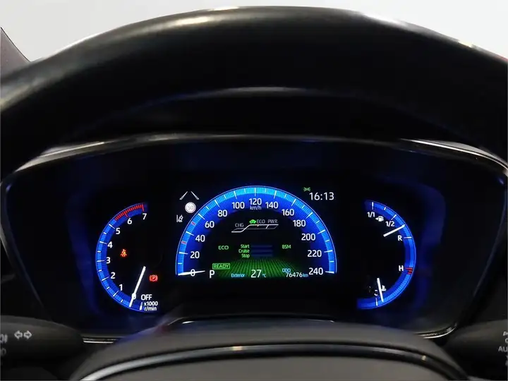 Toyota Auris 2022, foto 14