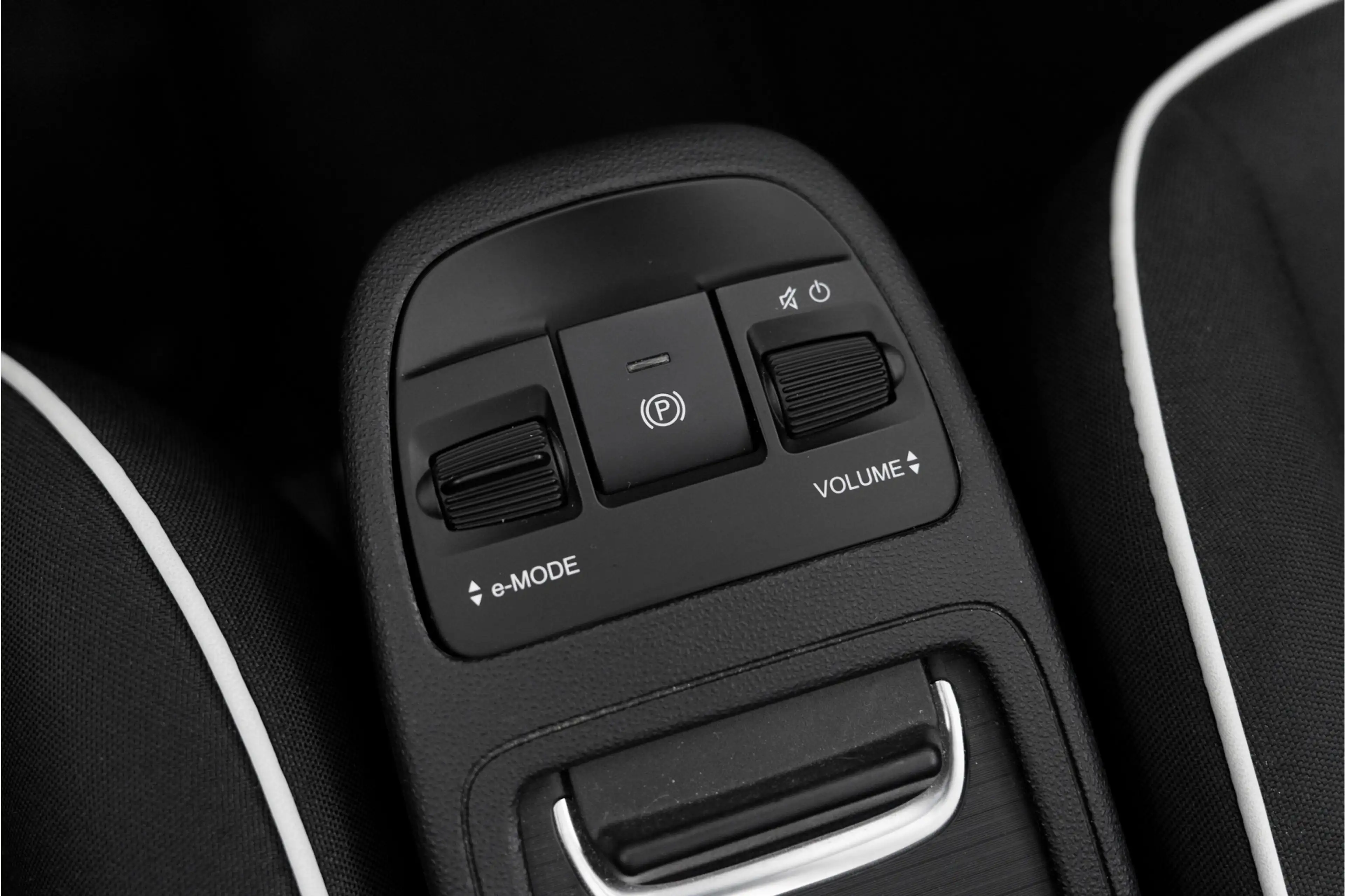 Fiat 500C Urban 42 kWh Cabriolet Applecarplay?androidauto St — photo 17