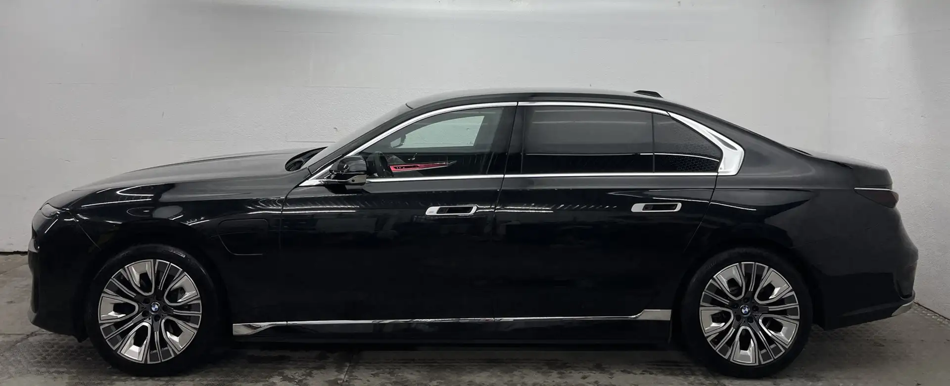 BMW 750 750e xDrive EXECUTIVE+SKY+KRISTALL+THEATRE+B&W+ Negro - 2
