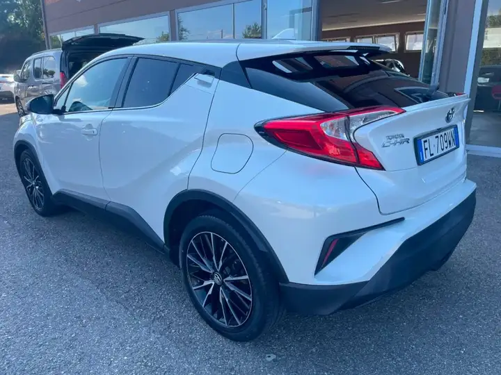 Toyota C-HR+ 1.8 Hybrid E-CVT Trend — foto 9