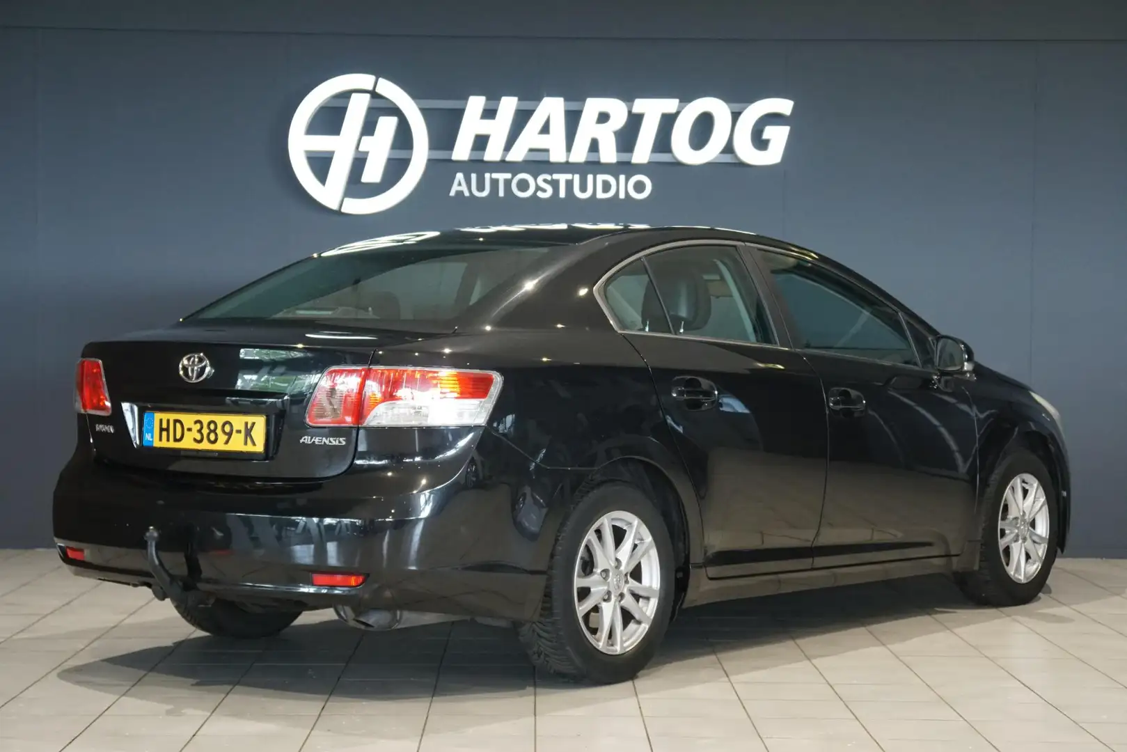 Toyota Avensis 1.8 VVTi Business + CAMERA / TREKHAAK Zwart - 2