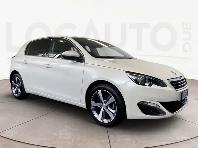 Peugeot 308 view 2