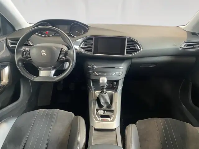 Peugeot 308 view 5