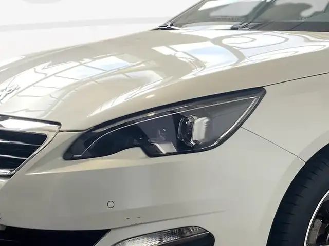 Peugeot 308 view 13