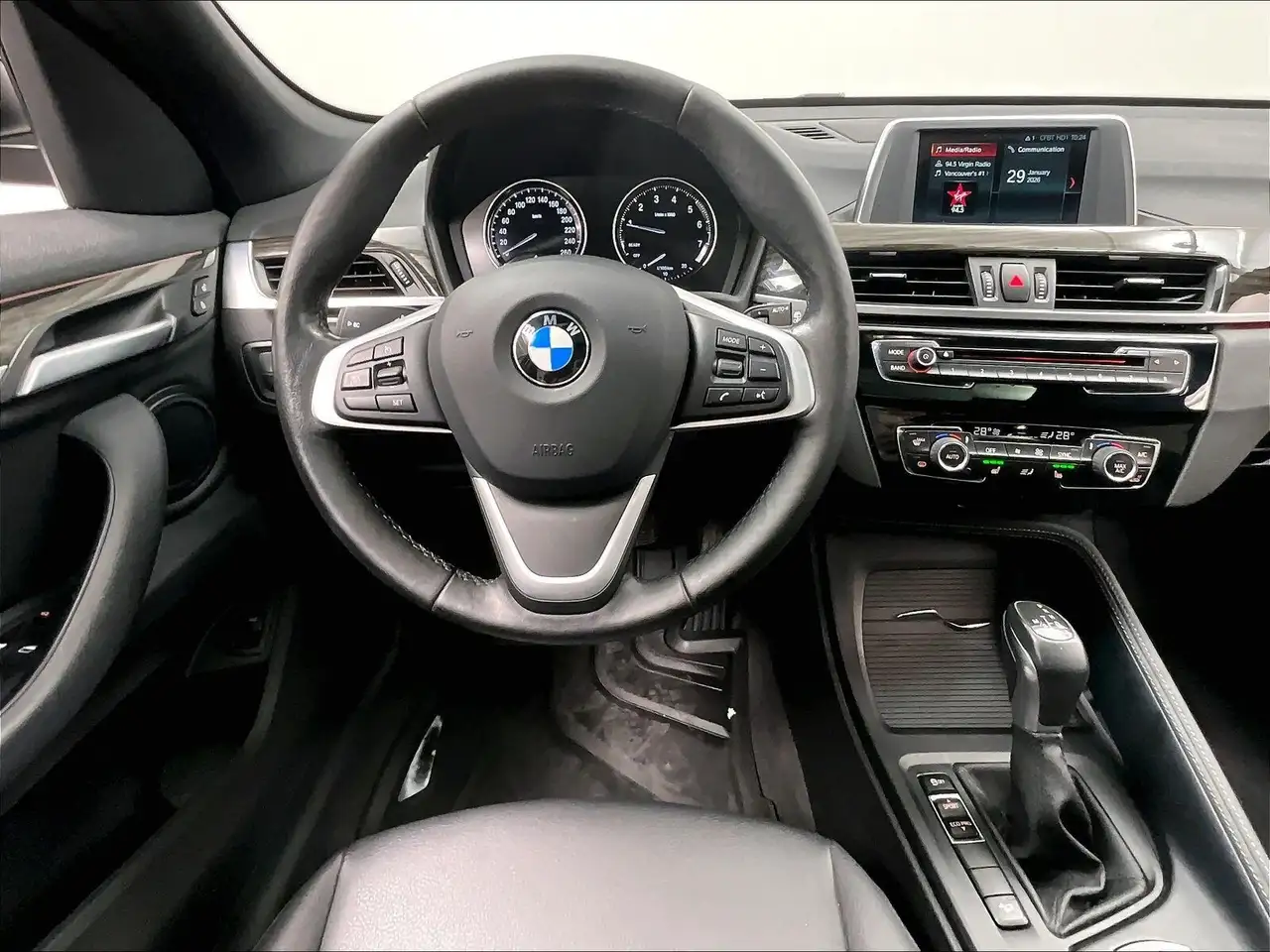 BMW X1 снимка BMW X1