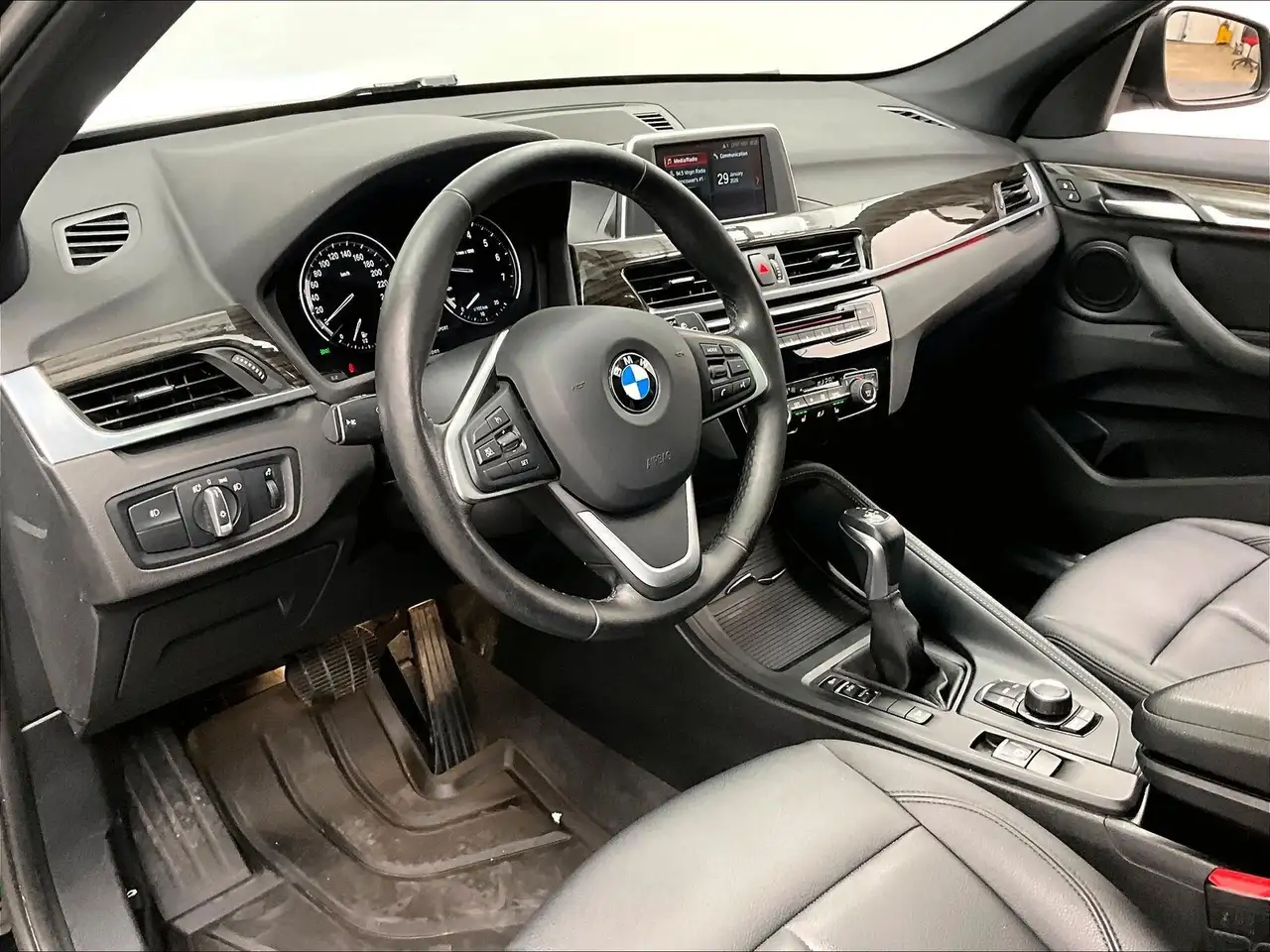 BMW X1 снимка BMW X1