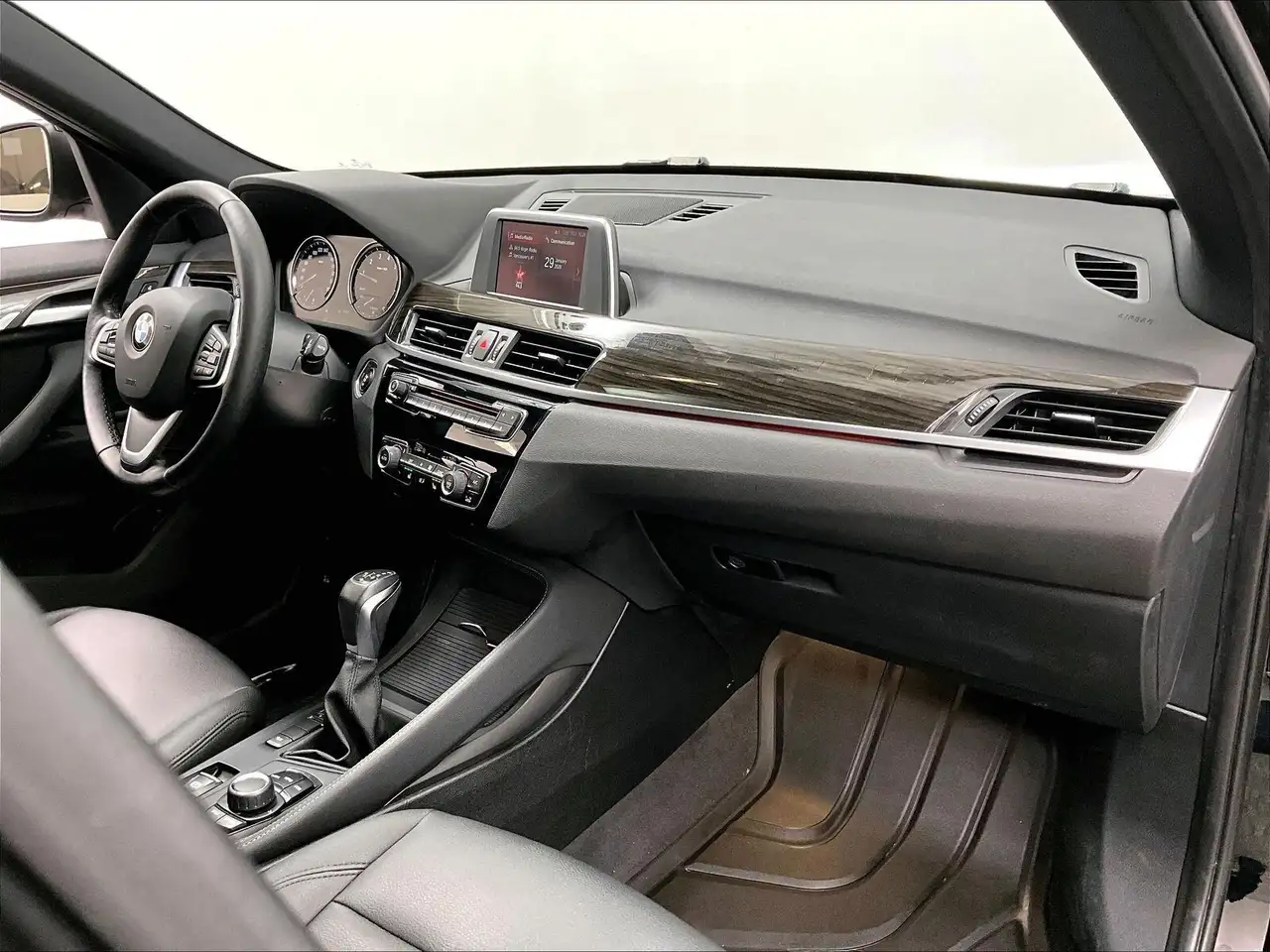 BMW X1 снимка BMW X1