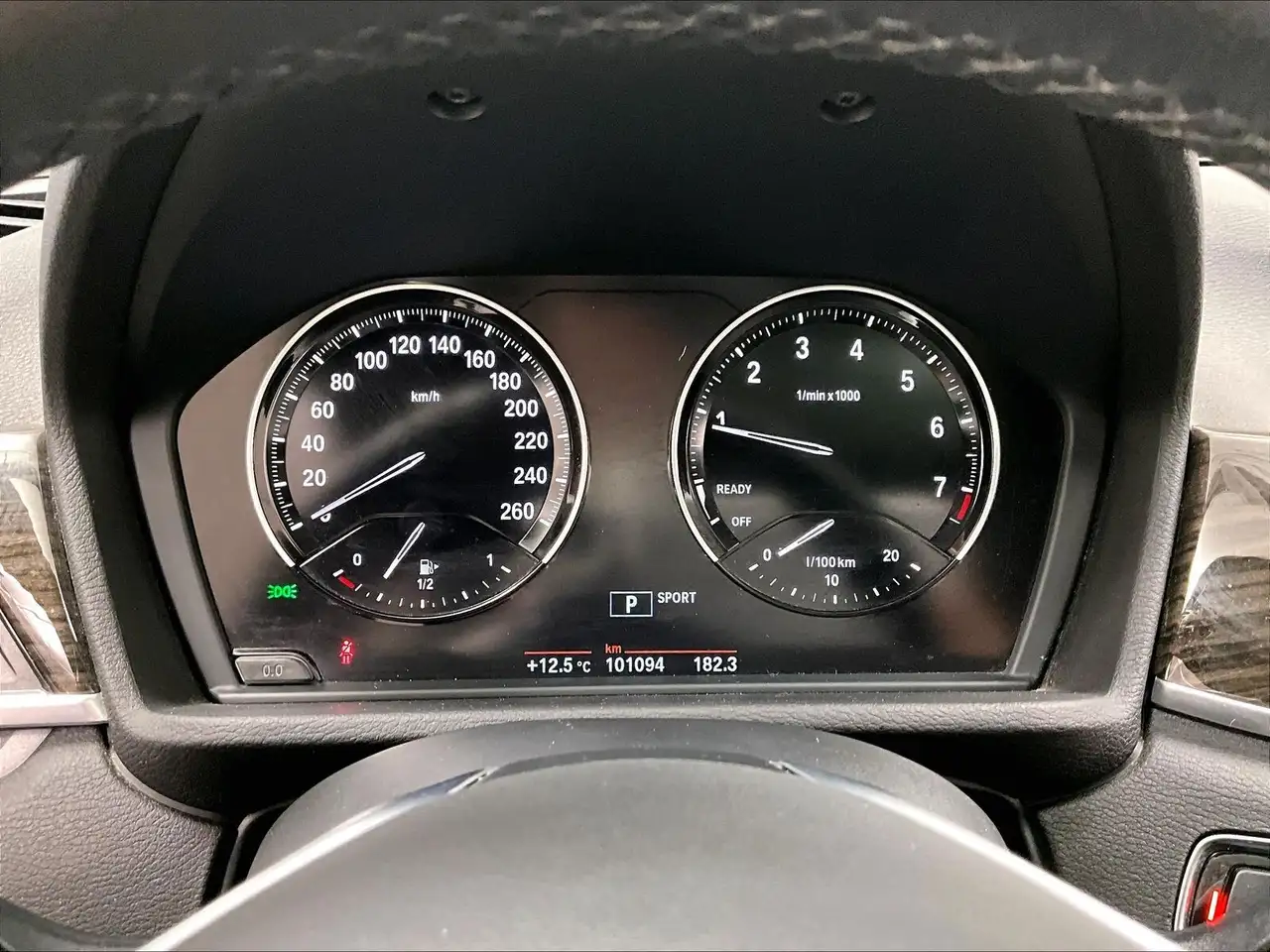 BMW X1 снимка BMW X1