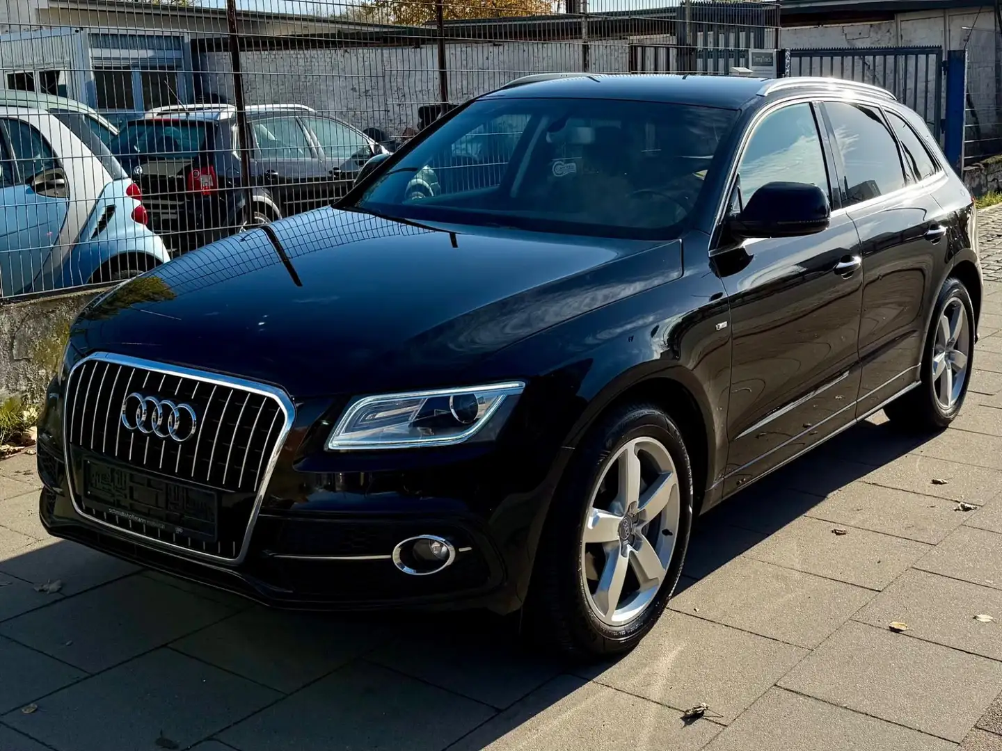 Audi Q5 2.0 TDI / S-line / TÜV NEU Schwarz - 2