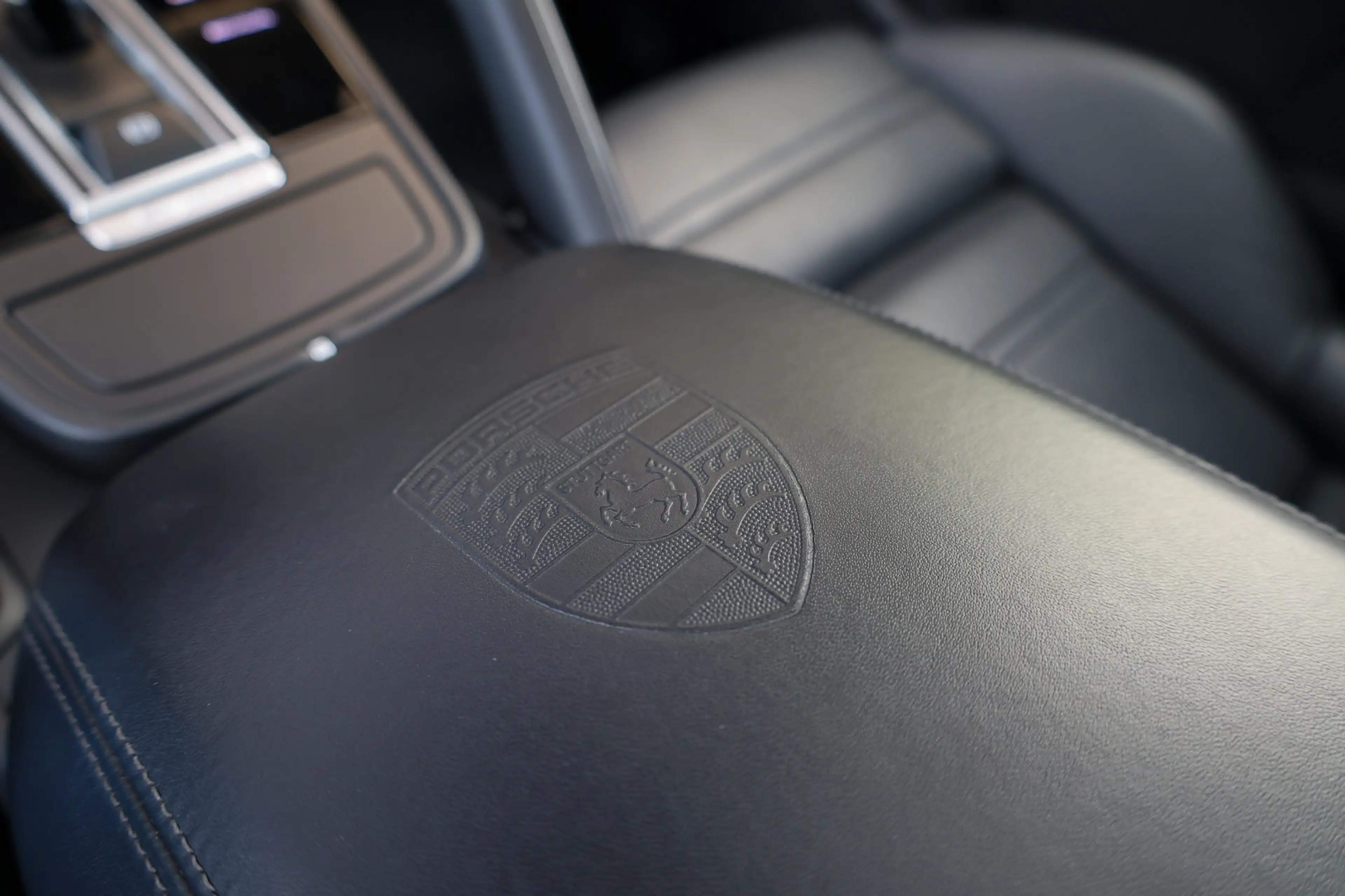 Porsche Cayenne Coupé 3.0 E-Hybrid Platinum Edition | NAP! | BTW | — photo 38