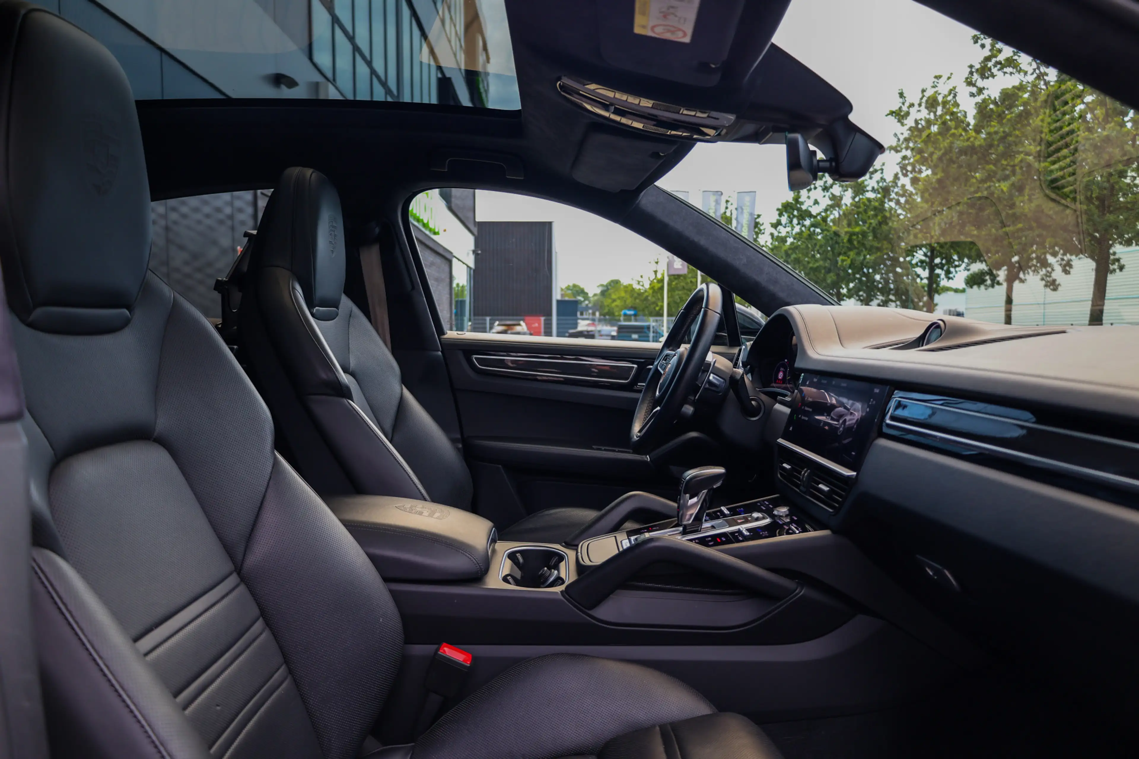 Porsche Cayenne Coupé 3.0 E-Hybrid Platinum Edition | NAP! | BTW | — photo 29