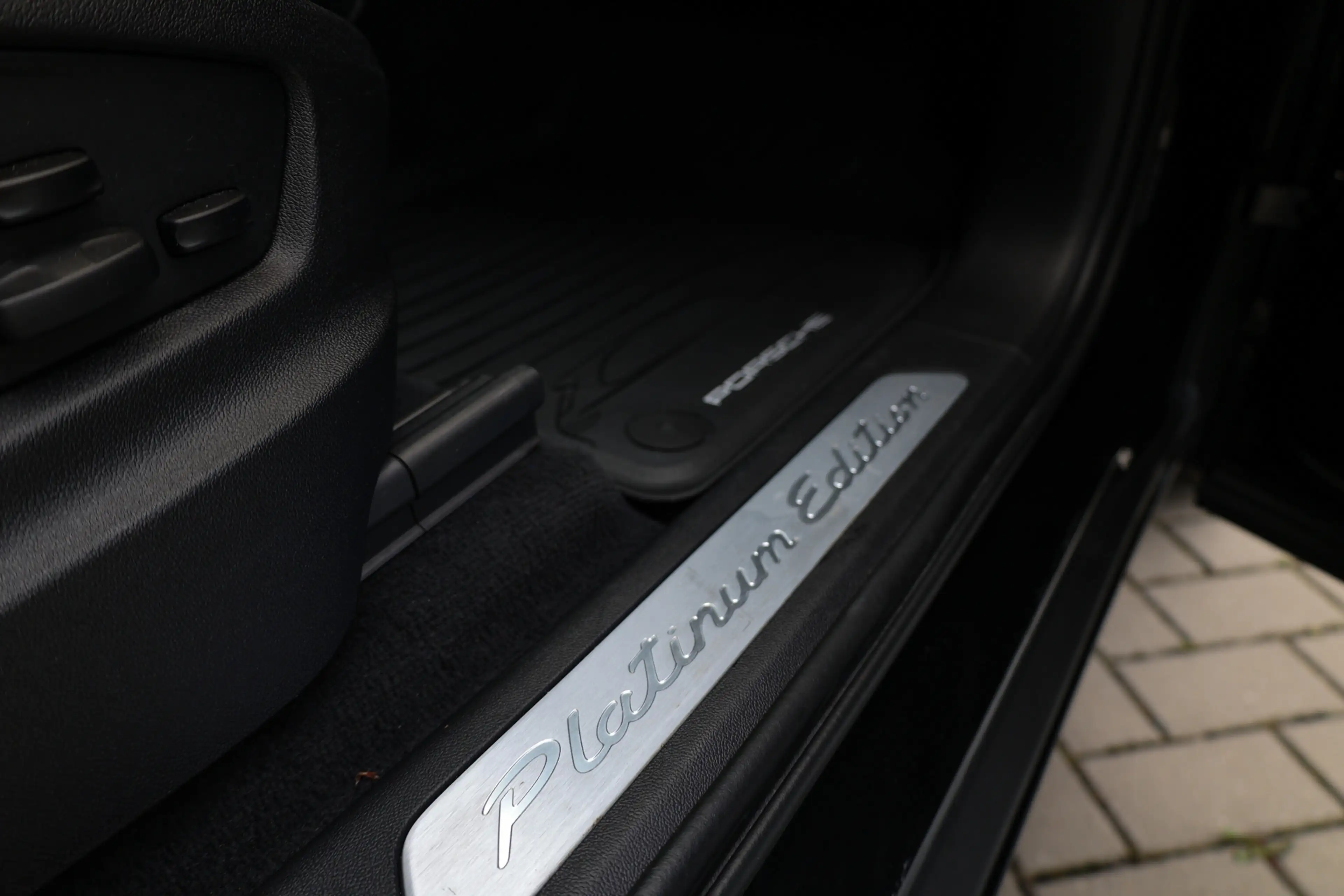 Porsche Cayenne Coupé 3.0 E-Hybrid Platinum Edition | NAP! | BTW | — photo 18