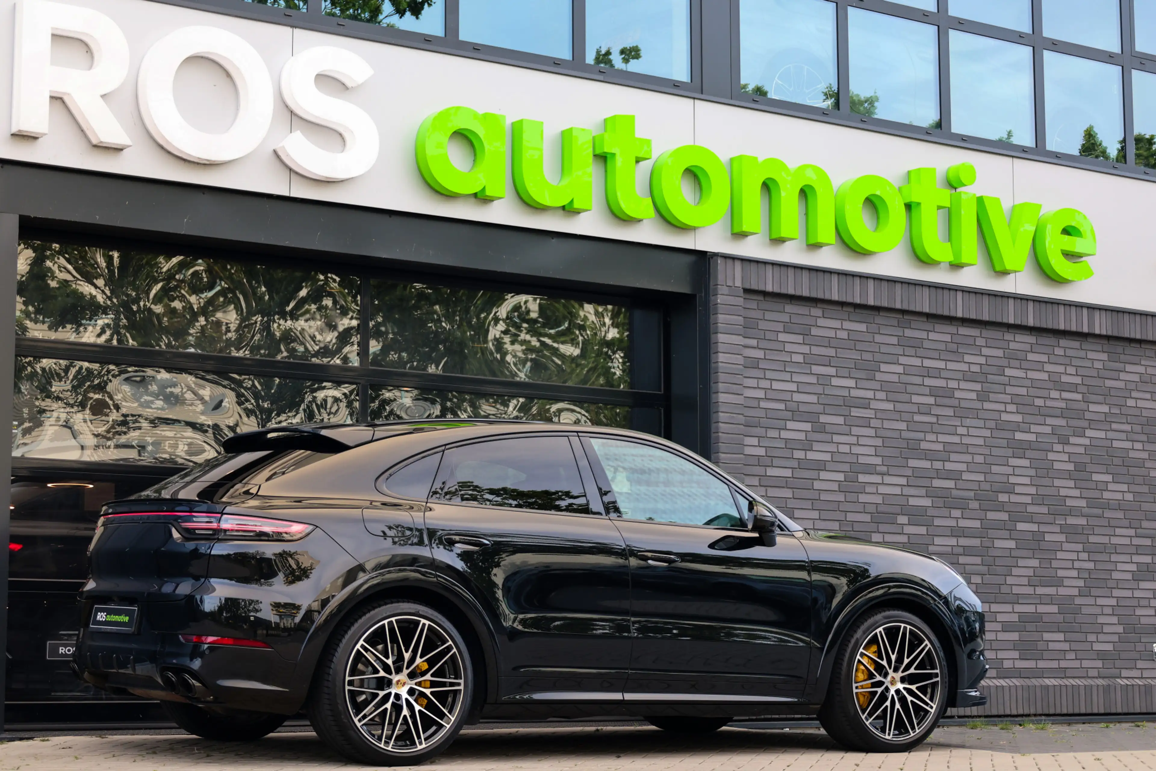 Porsche Cayenne Coupé 3.0 E-Hybrid Platinum Edition | NAP! | BTW | — photo 2