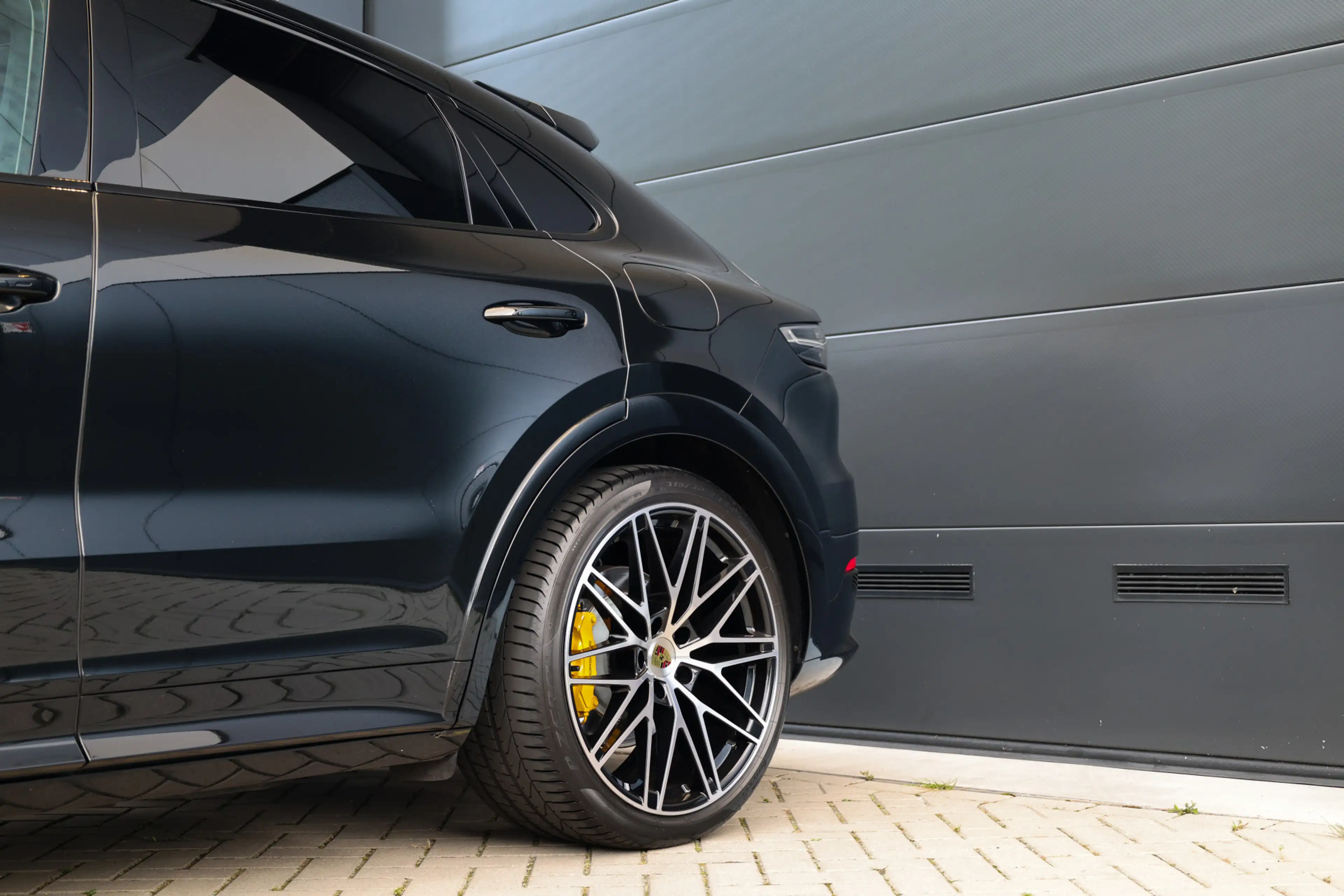 Porsche Cayenne Coupé 3.0 E-Hybrid Platinum Edition | NAP! | BTW | — photo 44