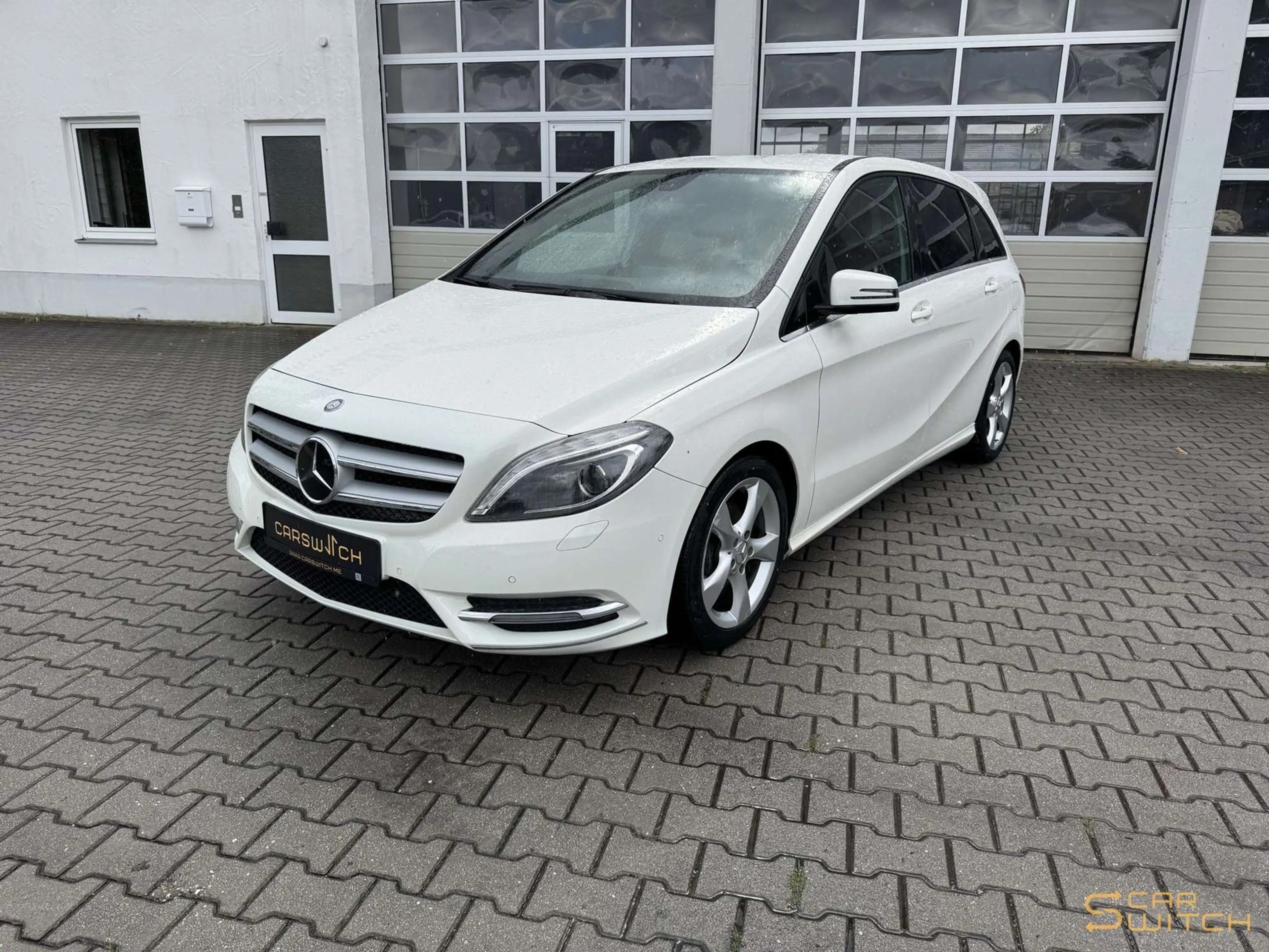 Mercedes-Benz B 200 — photo 9