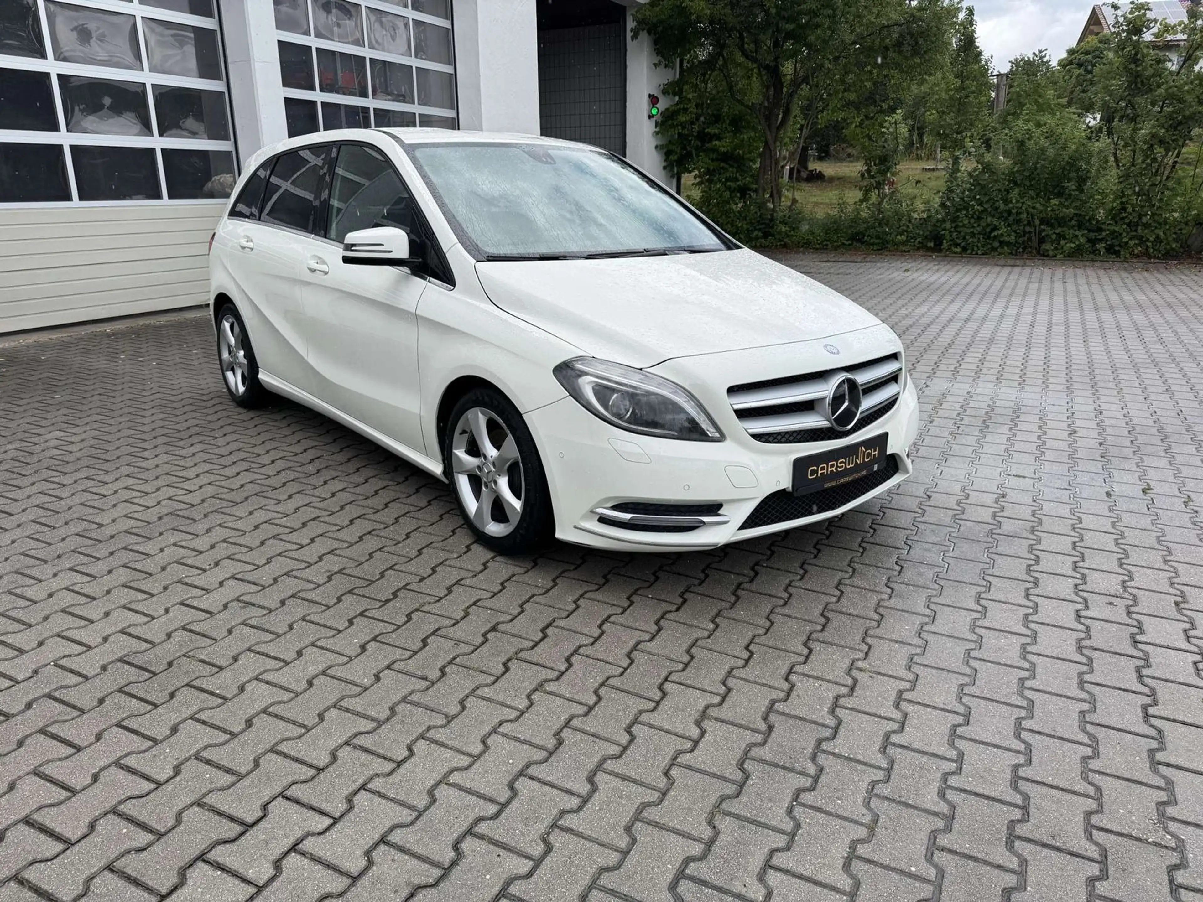 Mercedes-Benz B 200 — photo 2