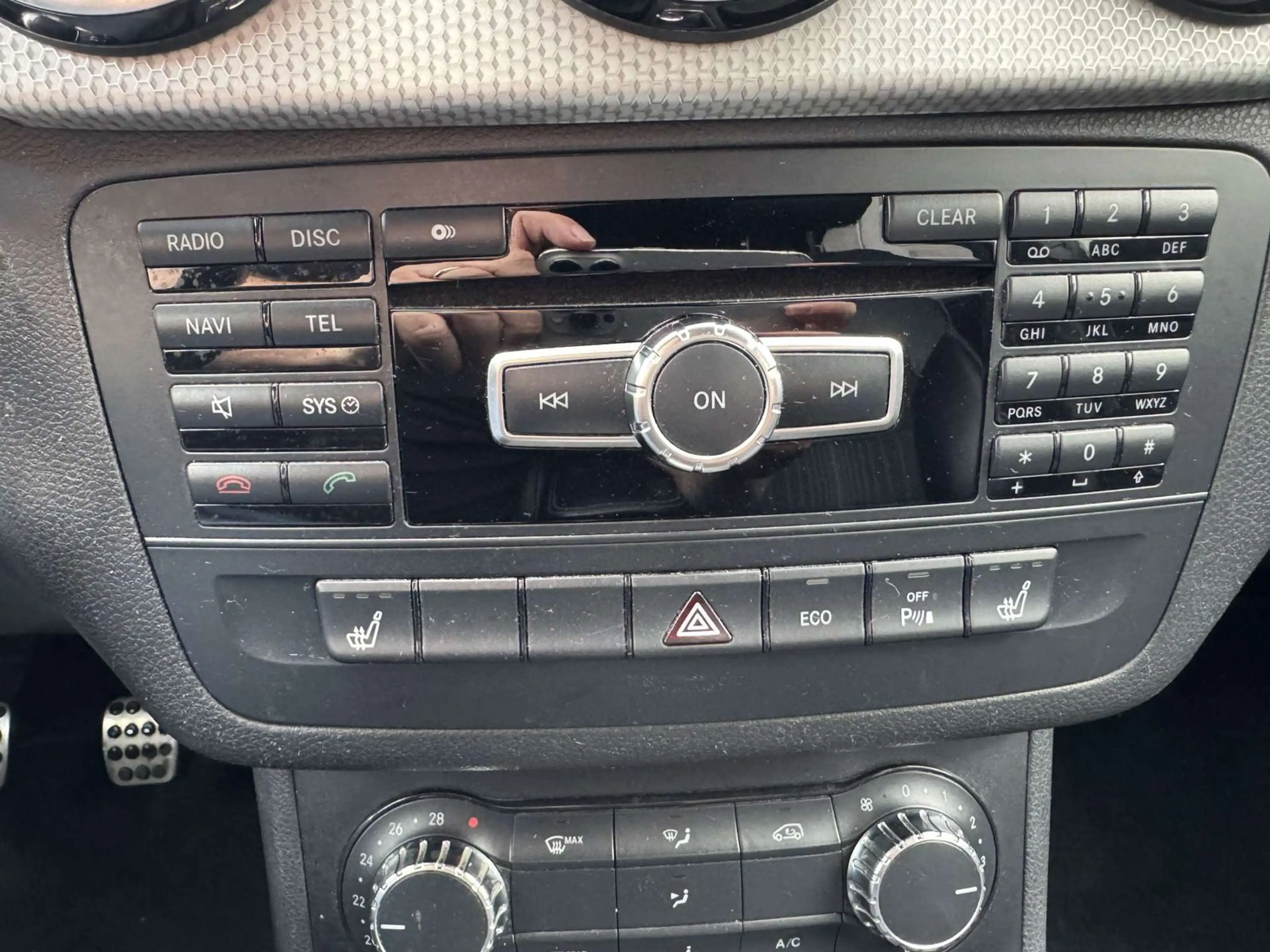 Mercedes-Benz B 200 — photo 15