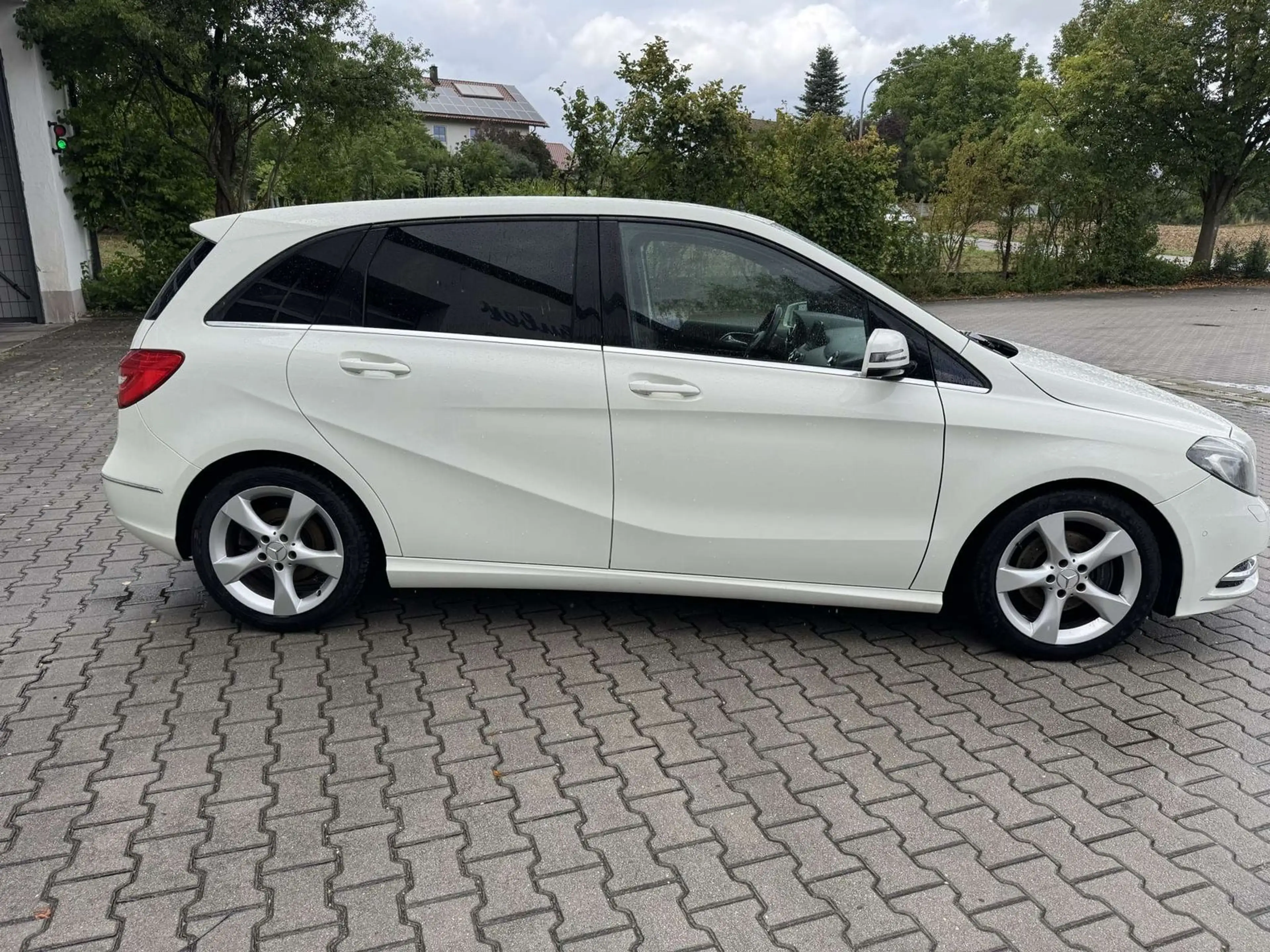Mercedes-Benz B 200 — photo 7