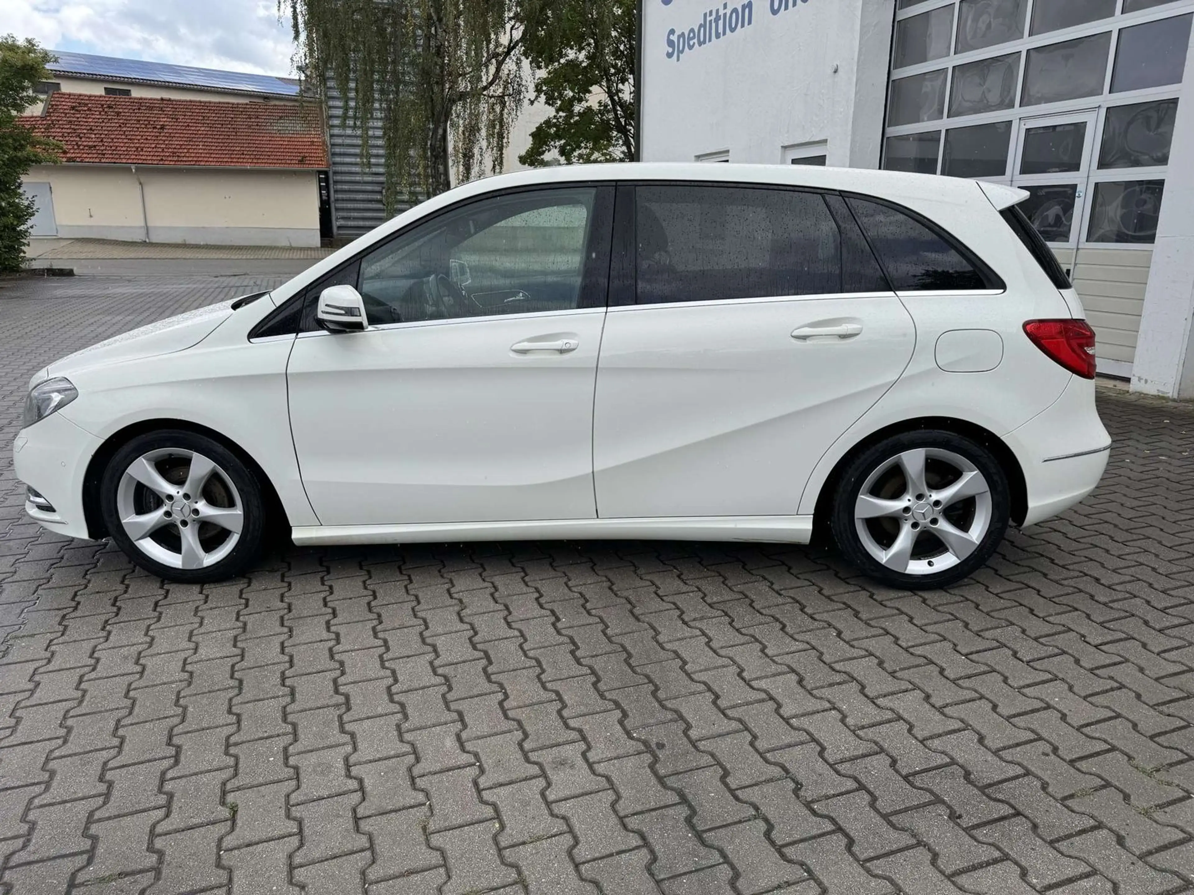 Mercedes-Benz B 200 — photo 4