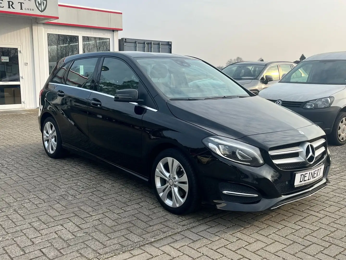 Mercedes-Benz B 200 CDI 4Matic 7G Urban Schwarz - 1