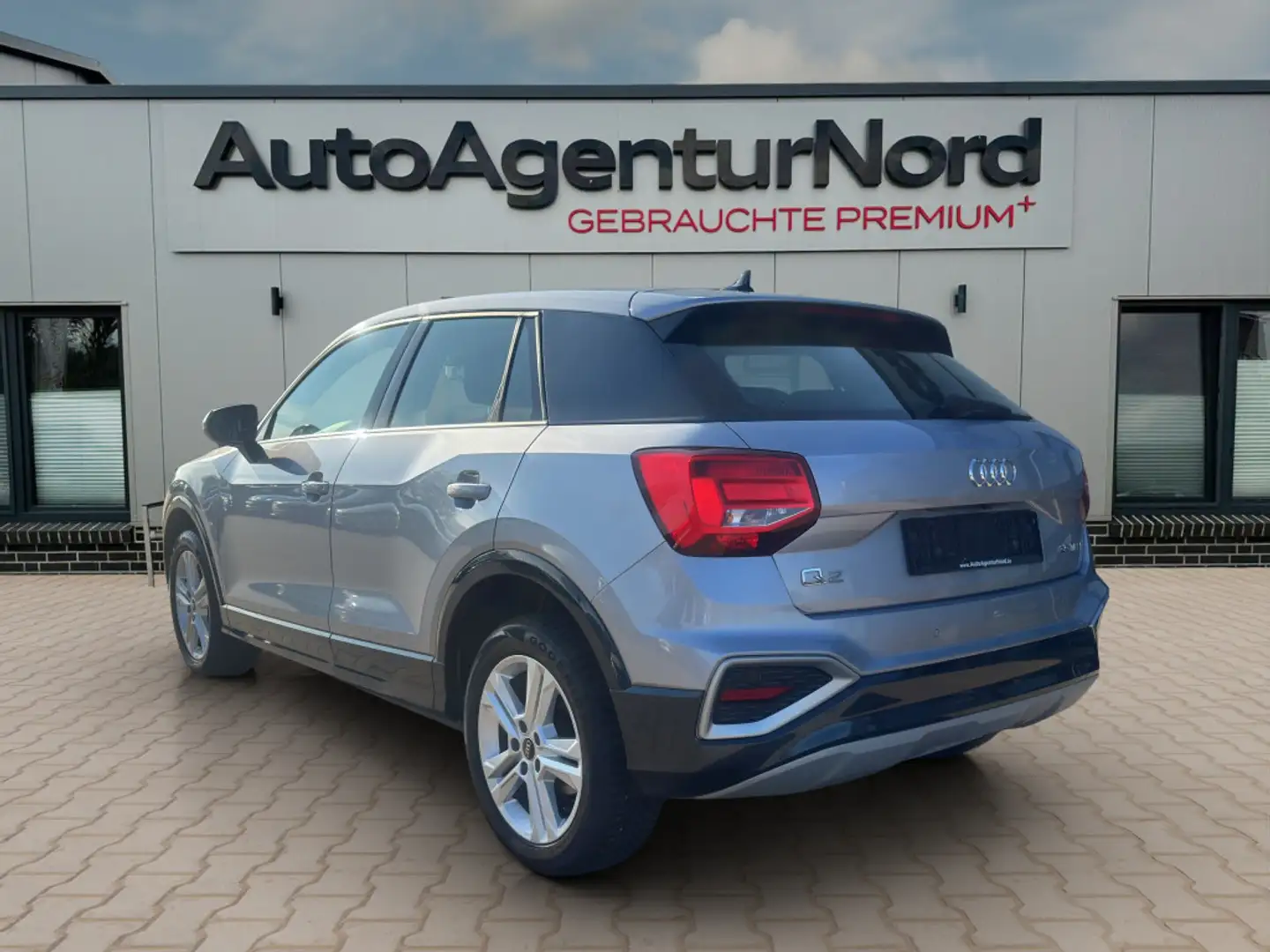 Audi Q2 35 TFSI+ACC+KAMERA+LED+NAVI+SHZ Gümüş rengi - 2