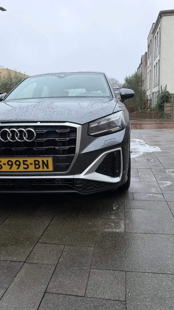 Audi Q2 35 TFSI Pk 150 S edition Garantie 16-1-2027 Grijs - 1