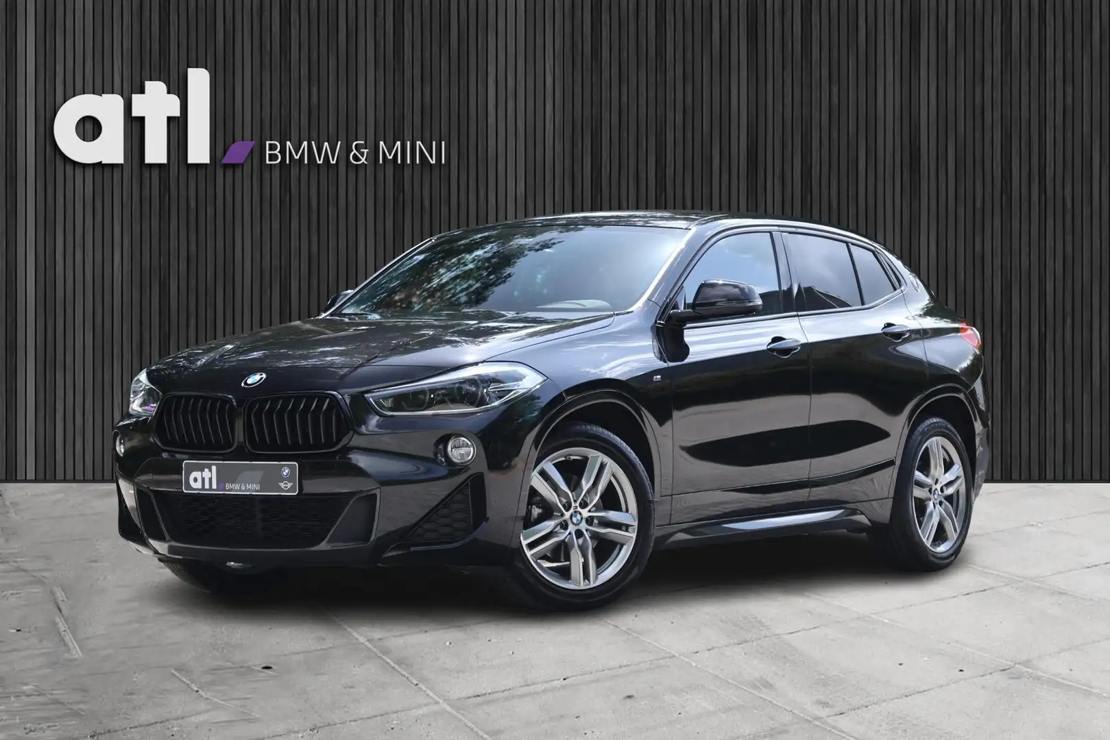 BMW X2 1.8i sDrive High Executive M-Sportpakket, Navigati Zwart - 1