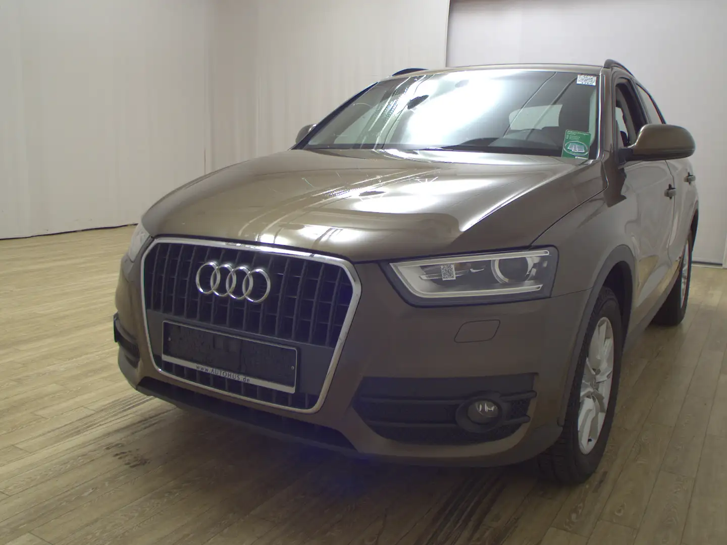 Audi Q3 2.0 TDI Navi Xenon SHZ KlimaA PDC LM Braun - 2