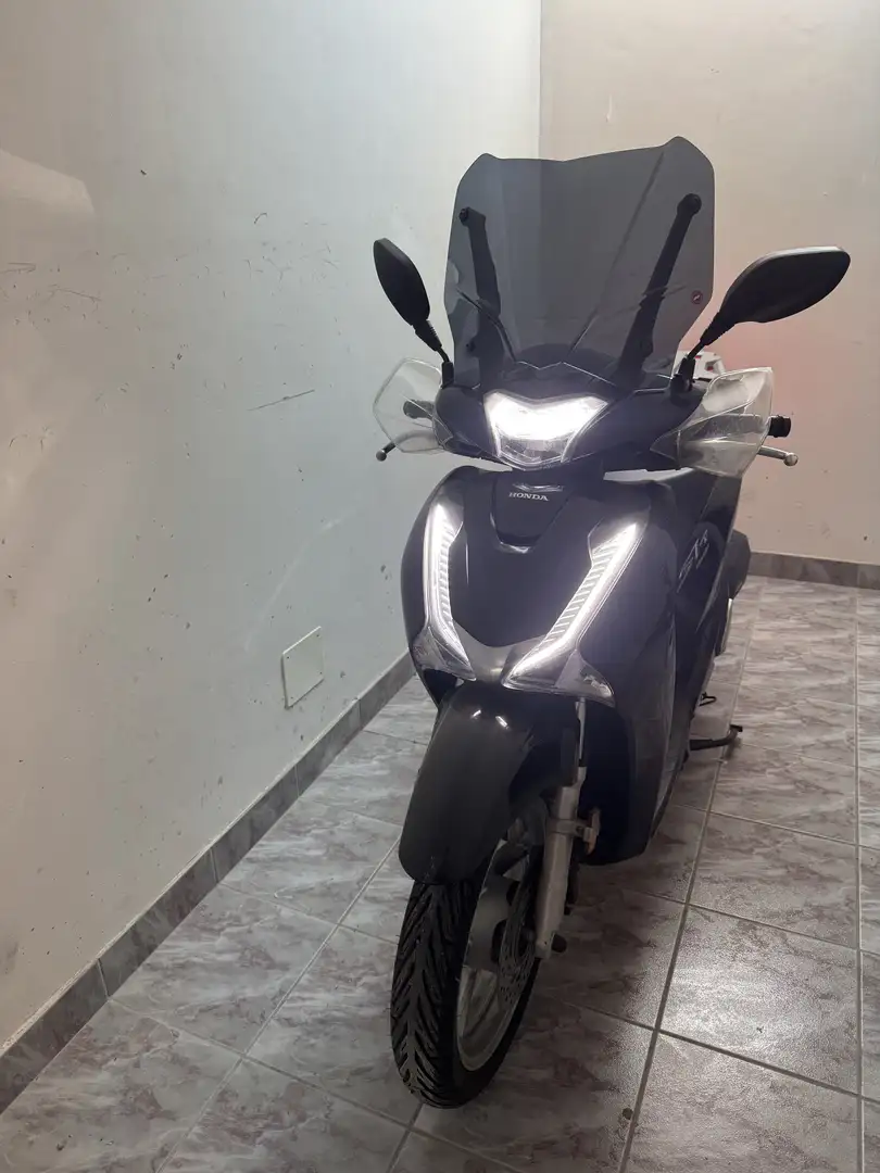Honda SH 150i - 1